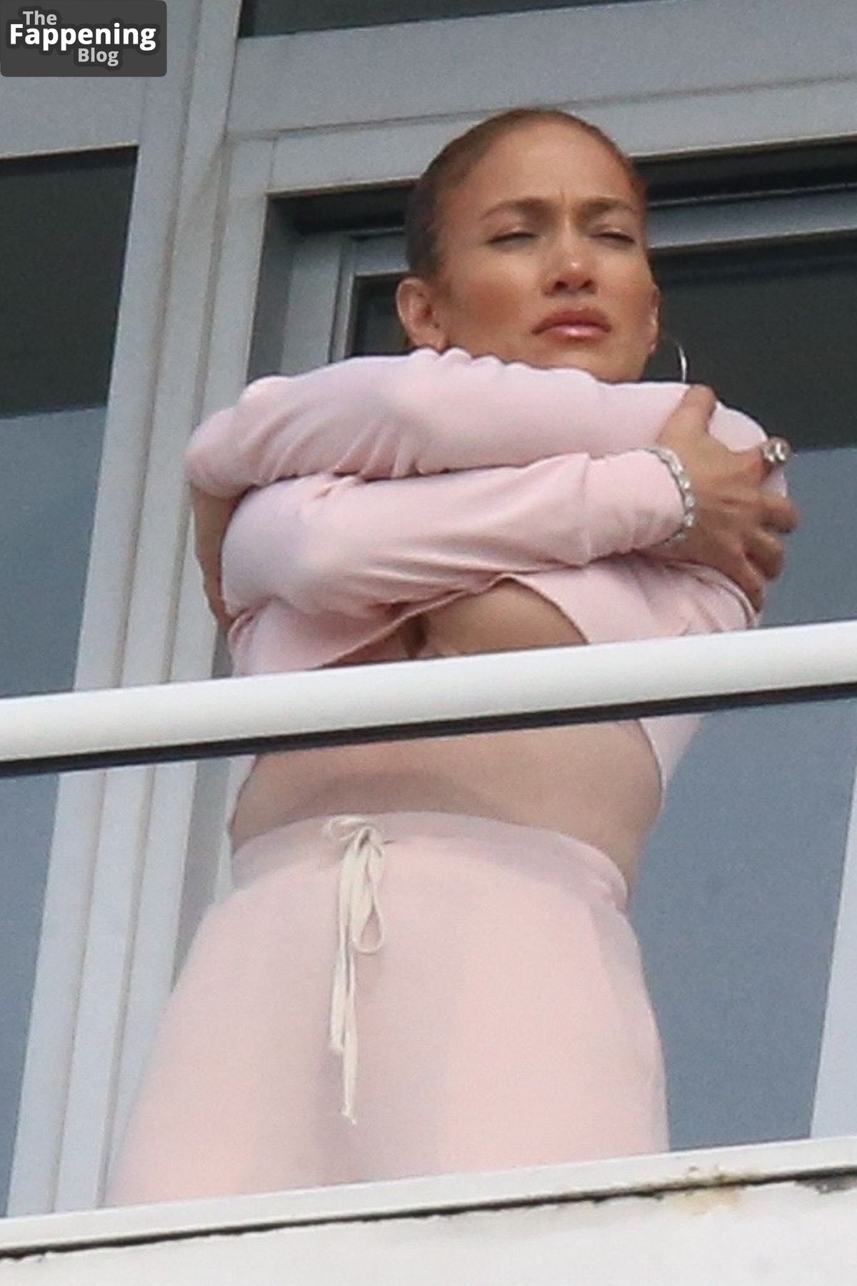Jennifer Lopez Hot (12 Photos)