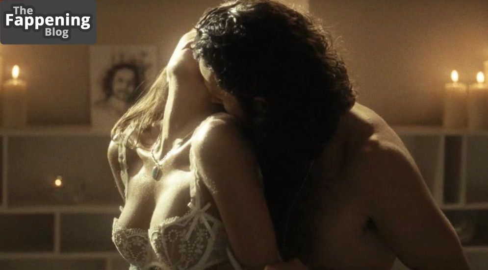 Karla Souza Nude – El efecto Tequila (4 Pics)