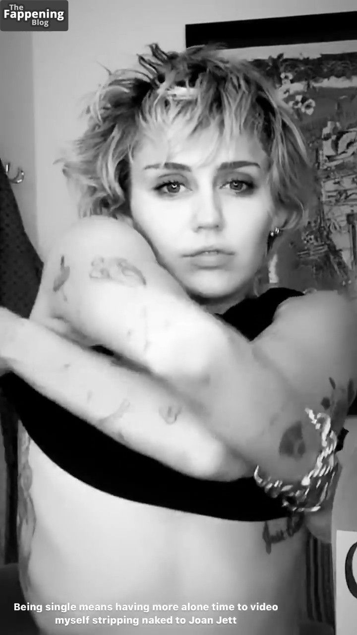 Miley Cyrus Nude Sexy 8