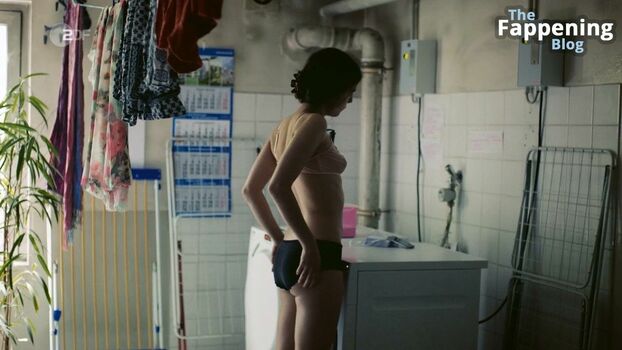 Naomi Achternbusch / naomi.achternbusch Nude Leaks Photo 4