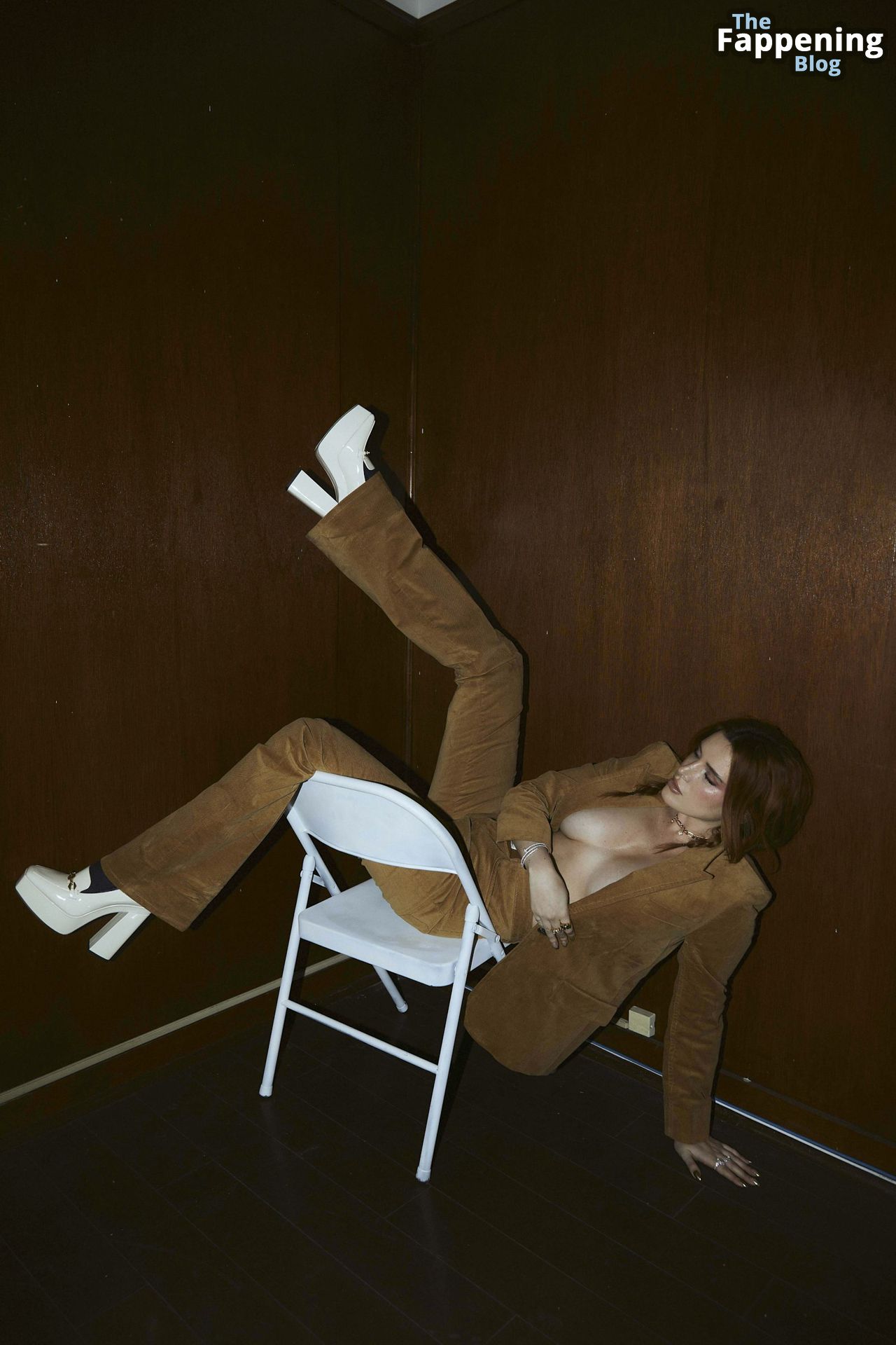 Bella Thorne Sexy – Flaunt Magazine January 2023 Issue (16 Photos)