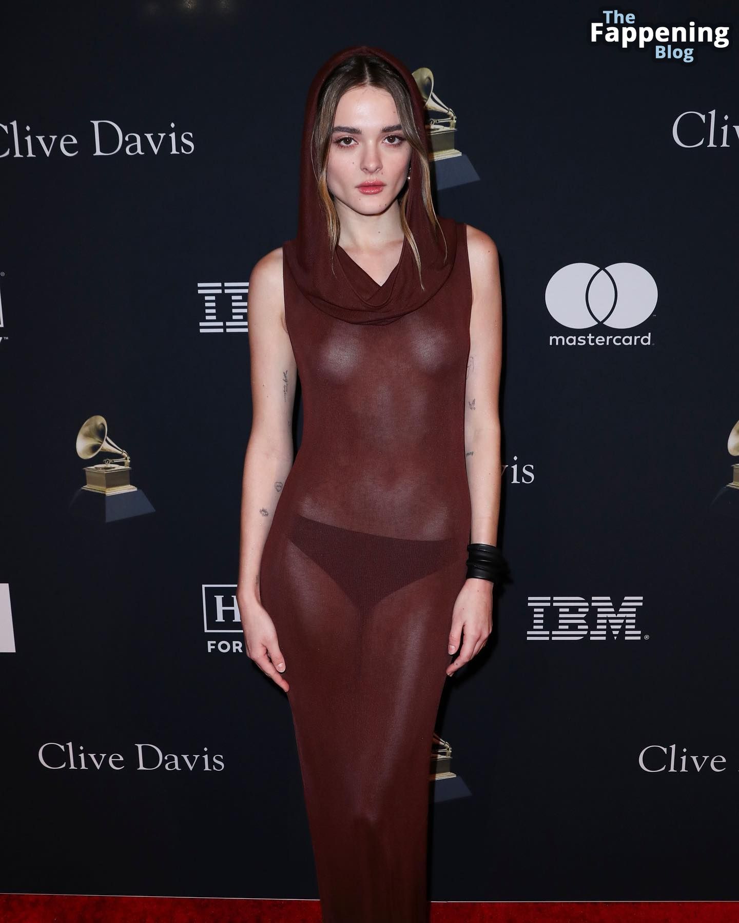 Charlotte Lawrence Shows Off Her Nude Tits at the Pre-Grammy Party (16 Photos)