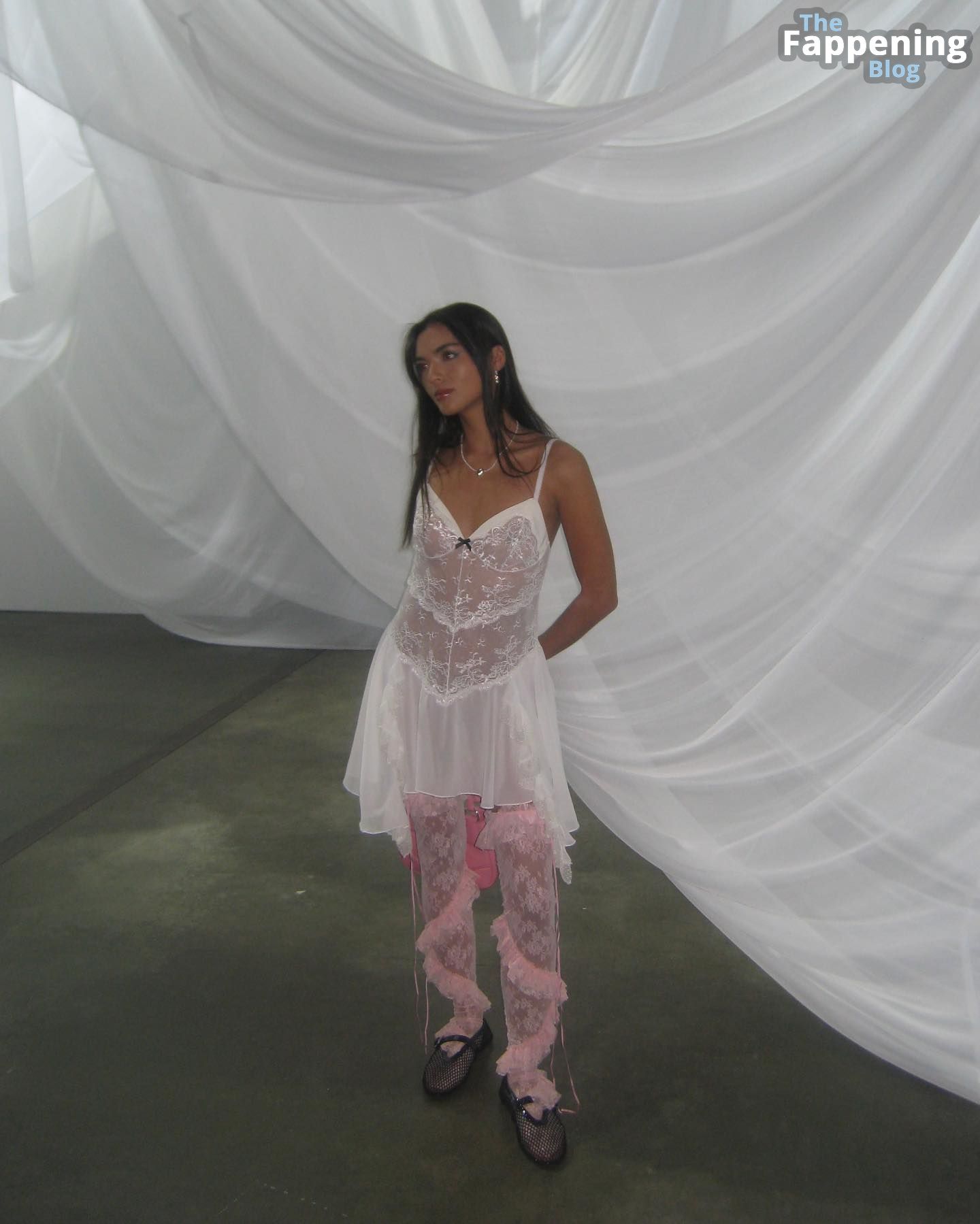Clara Kong Vila Flashes Her Nipples at Aniye Records Fashion Show in Milan (11 Photos)