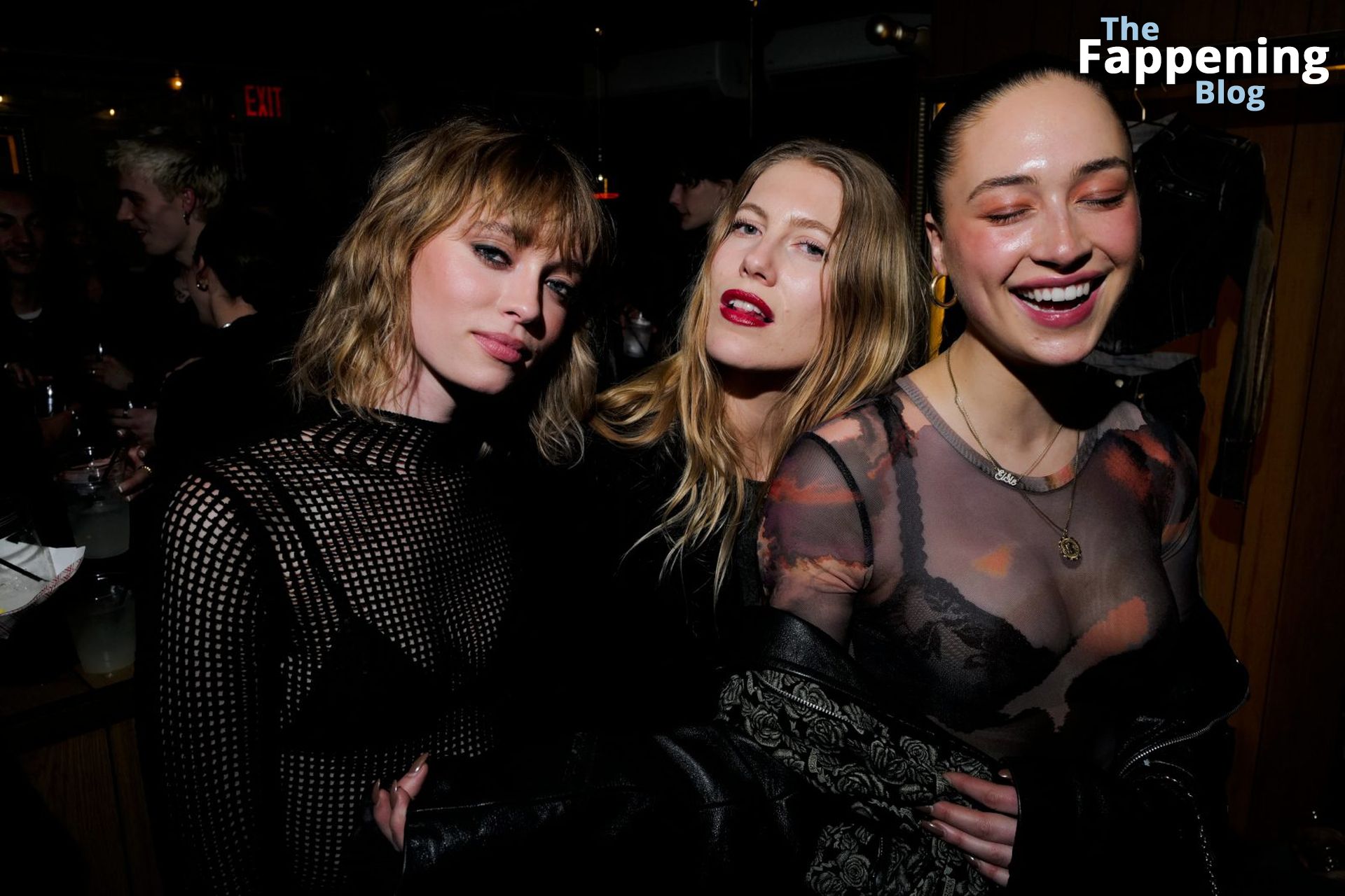 Elsie Hewitt Looks Sexy in a Black Bra at the Mimchik Party in New York (14 Photos)
