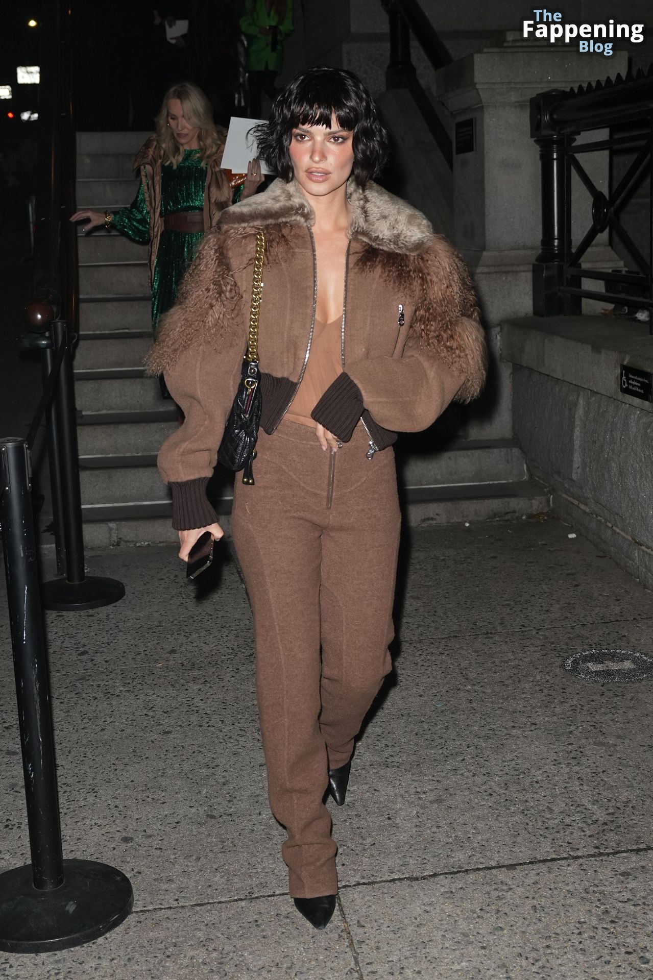 Emily Ratajkowski Flashes Her Tit as She Attends Marc Jacobs Fashion Show in NYC (27 Photos)