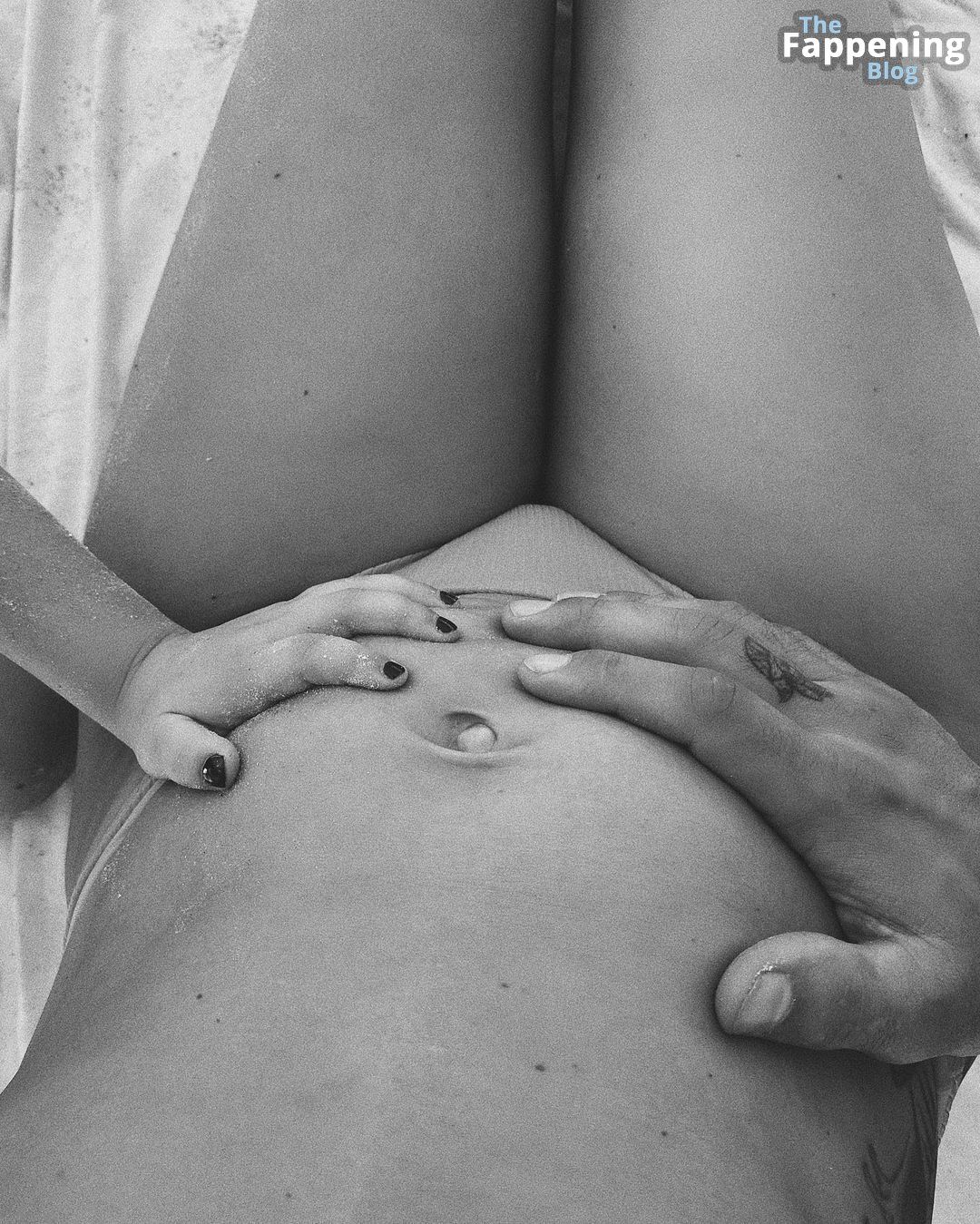 Hope-Howard-Pregnant-Nudes-TheFappeningBlog-3.jpg