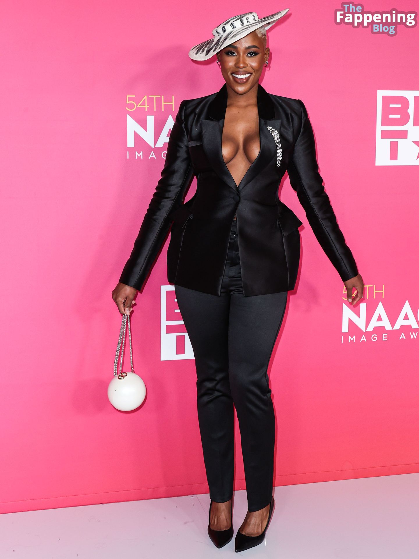 Jerrie Johnson Shows Off Nice Cleavage at the 54th NAACP Image Awards (9 Photos)