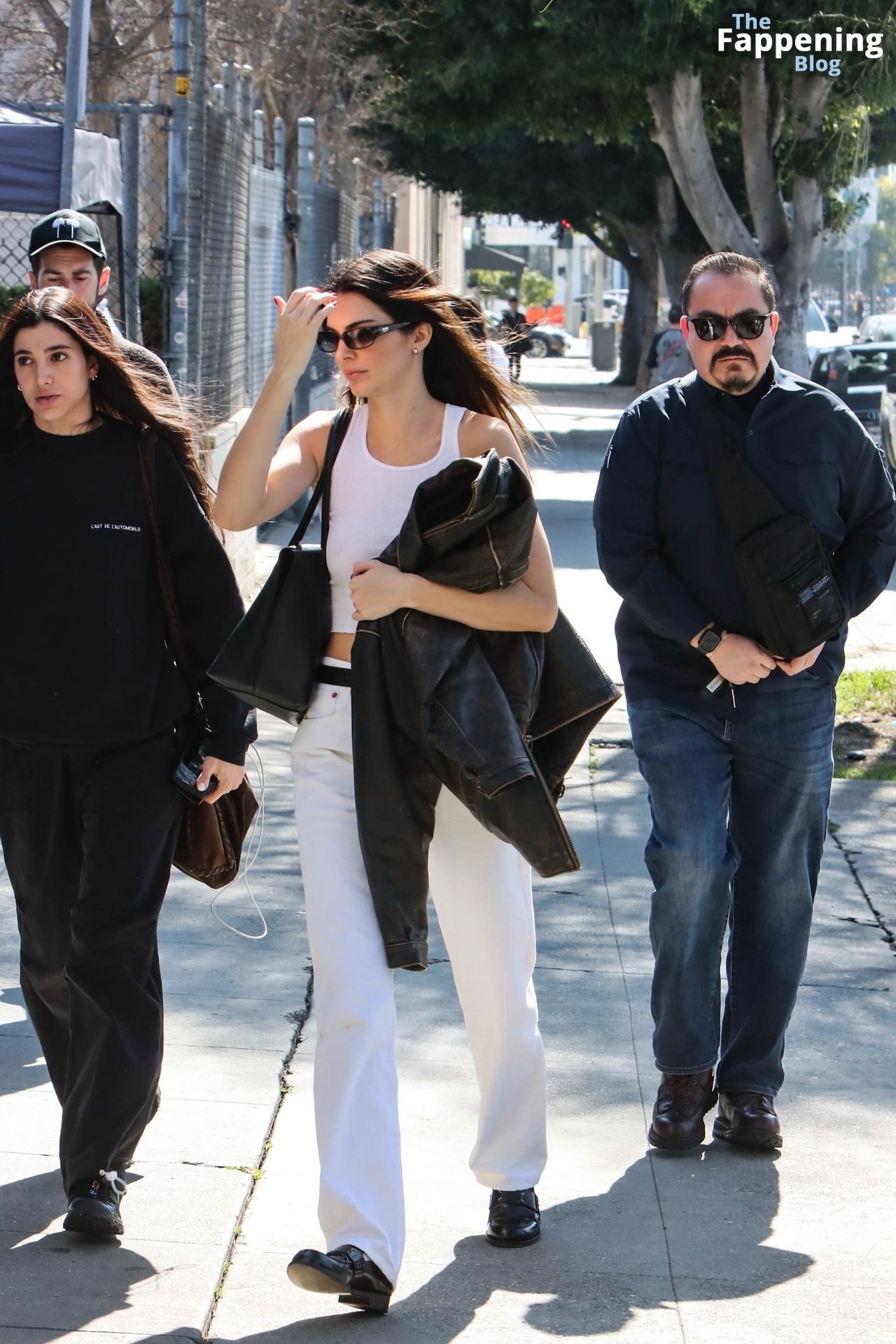 Kendal Jenner is Seen Arriving at The Republic to Meet the Biebers for Lunch (7 Photos)