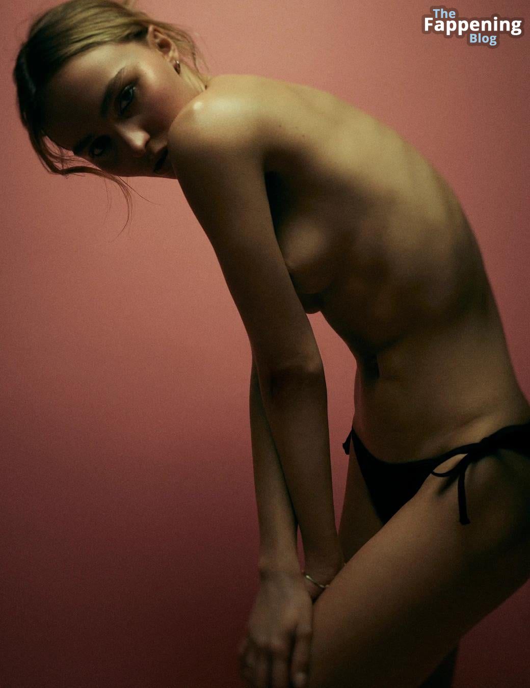 Lily-Rose-Depp-Nude-Sexy-i-D-Magazine-The-Fappening-Blog-12.jpg