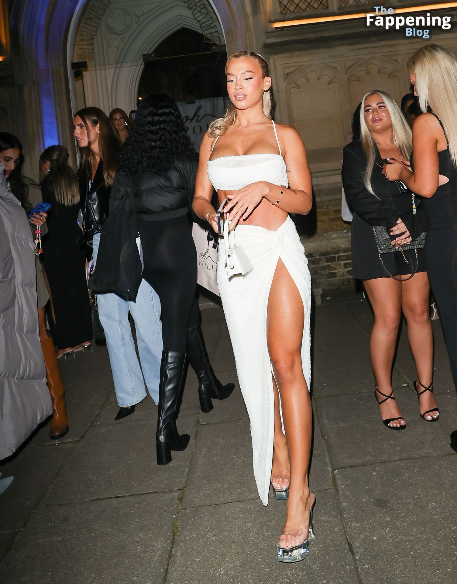 Tammy-Hembrow-Sexy-The-Fappening-Blog-20.jpg