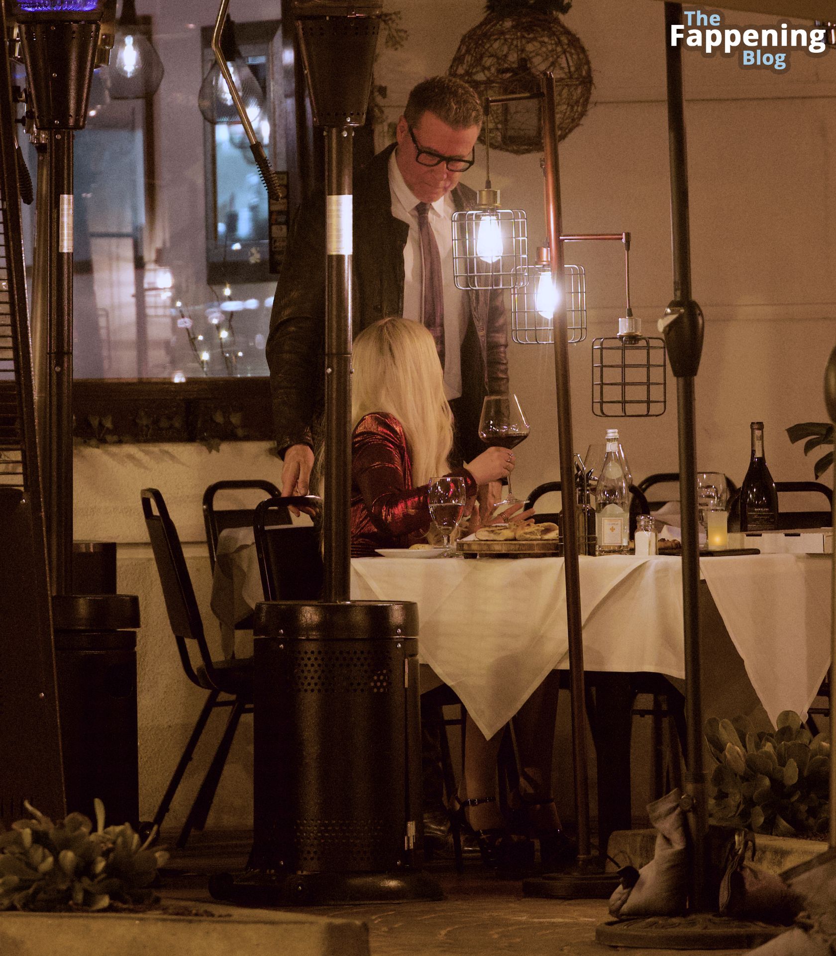 Tori Spelling Shares a Romantic Valentine’s Day Dinner with Her Husband Dean McDermott (36 Photos)