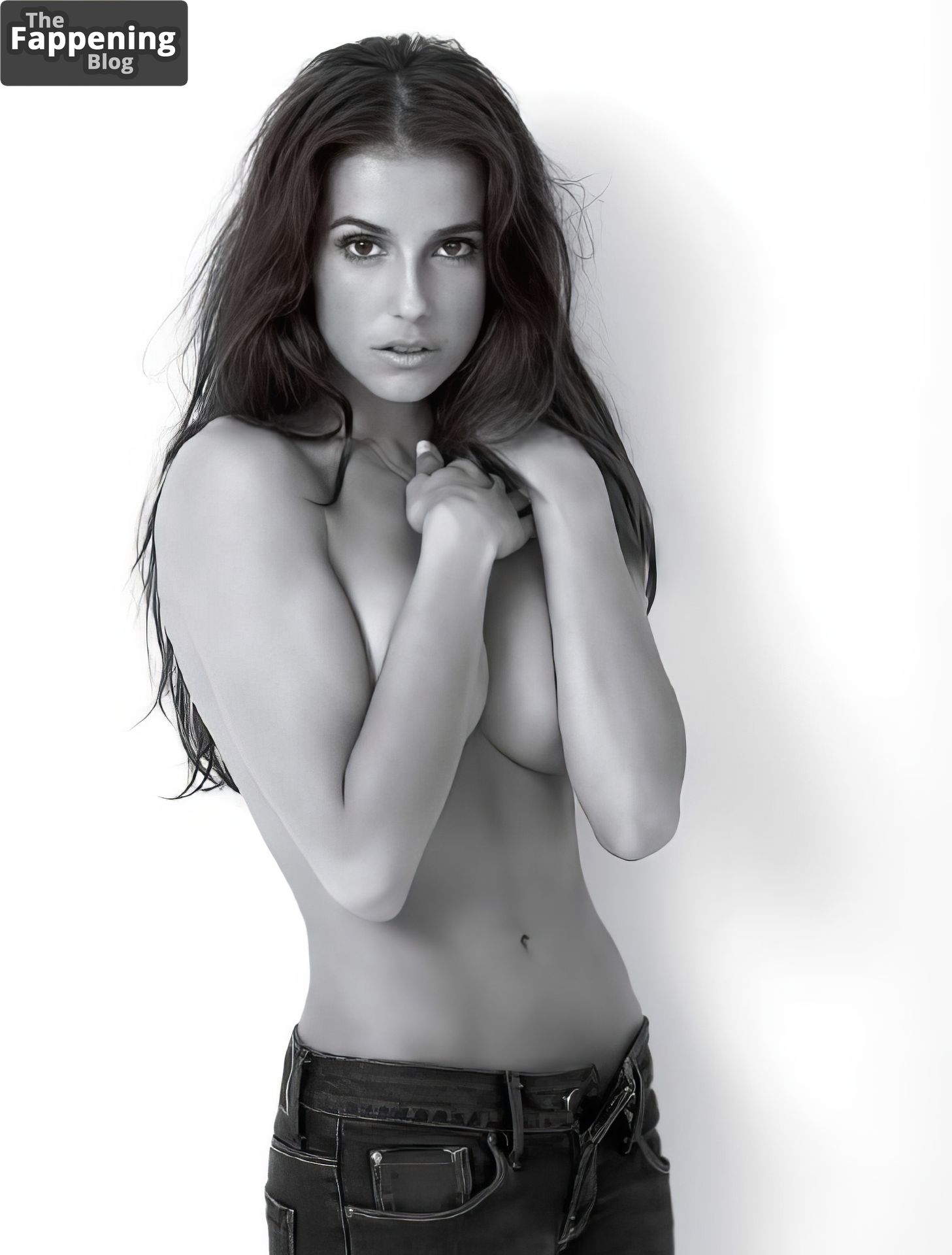 Deborah Secco Sexy &amp; Topless (6 Photos)