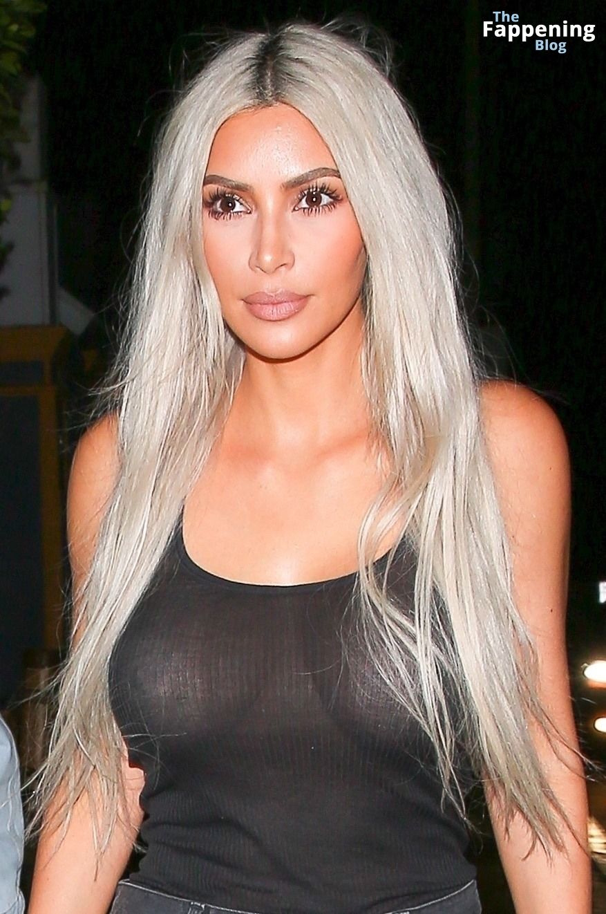 Kim Kardashian Nude &amp; Sexy Collection – Part 9 (150 Photos)