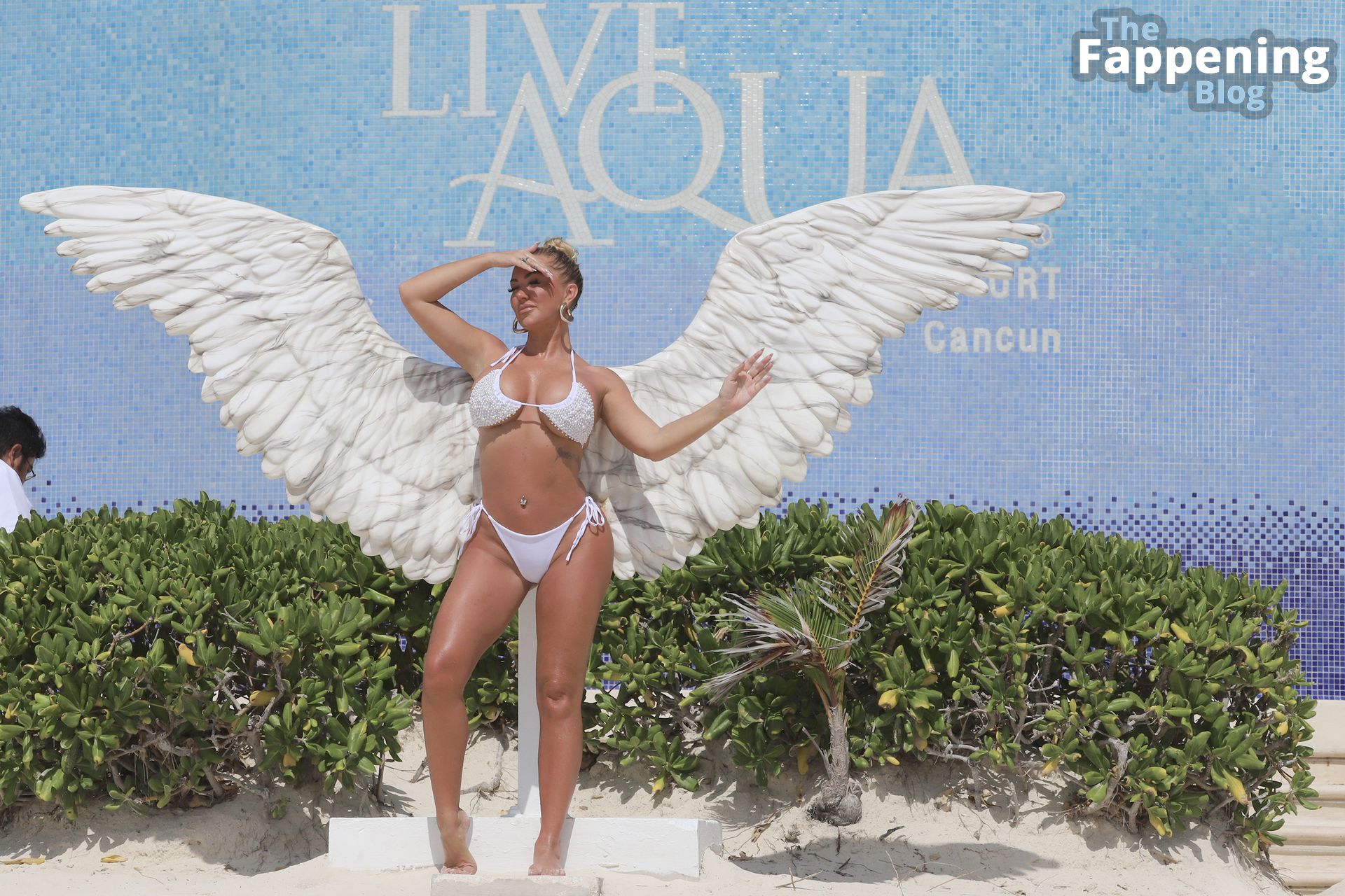 Aisleyne Horgan-Wallace Has Fun in the Sun in Cancun (24 Photos)