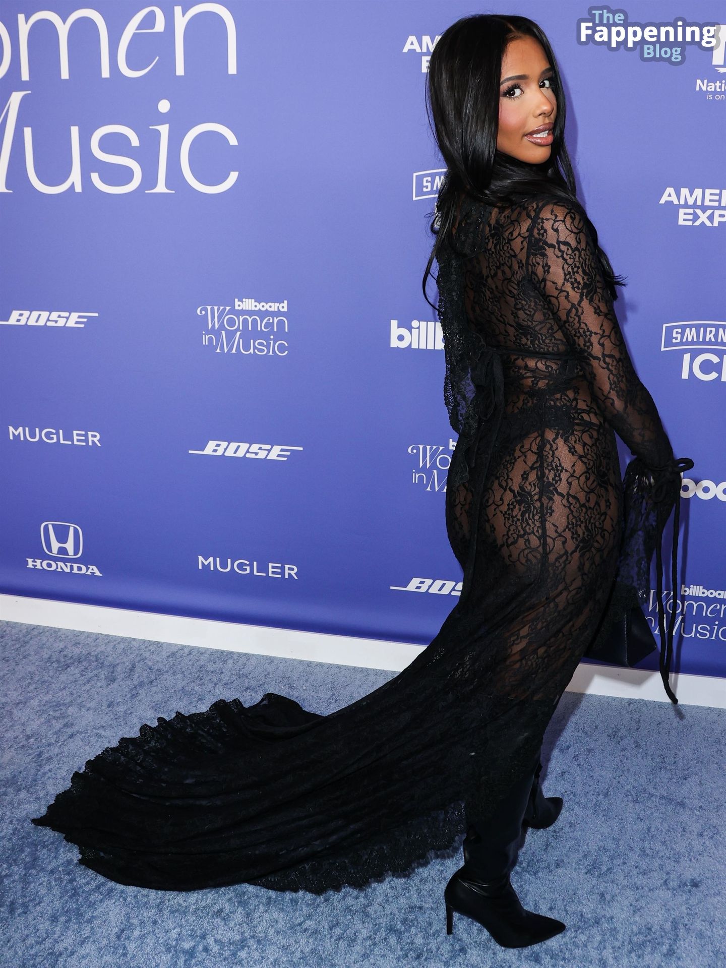 Chxrry22 Flashes Her Nude Tits at the 2023 Billboard Women in Music Awards in Inglewood (20 Photos)