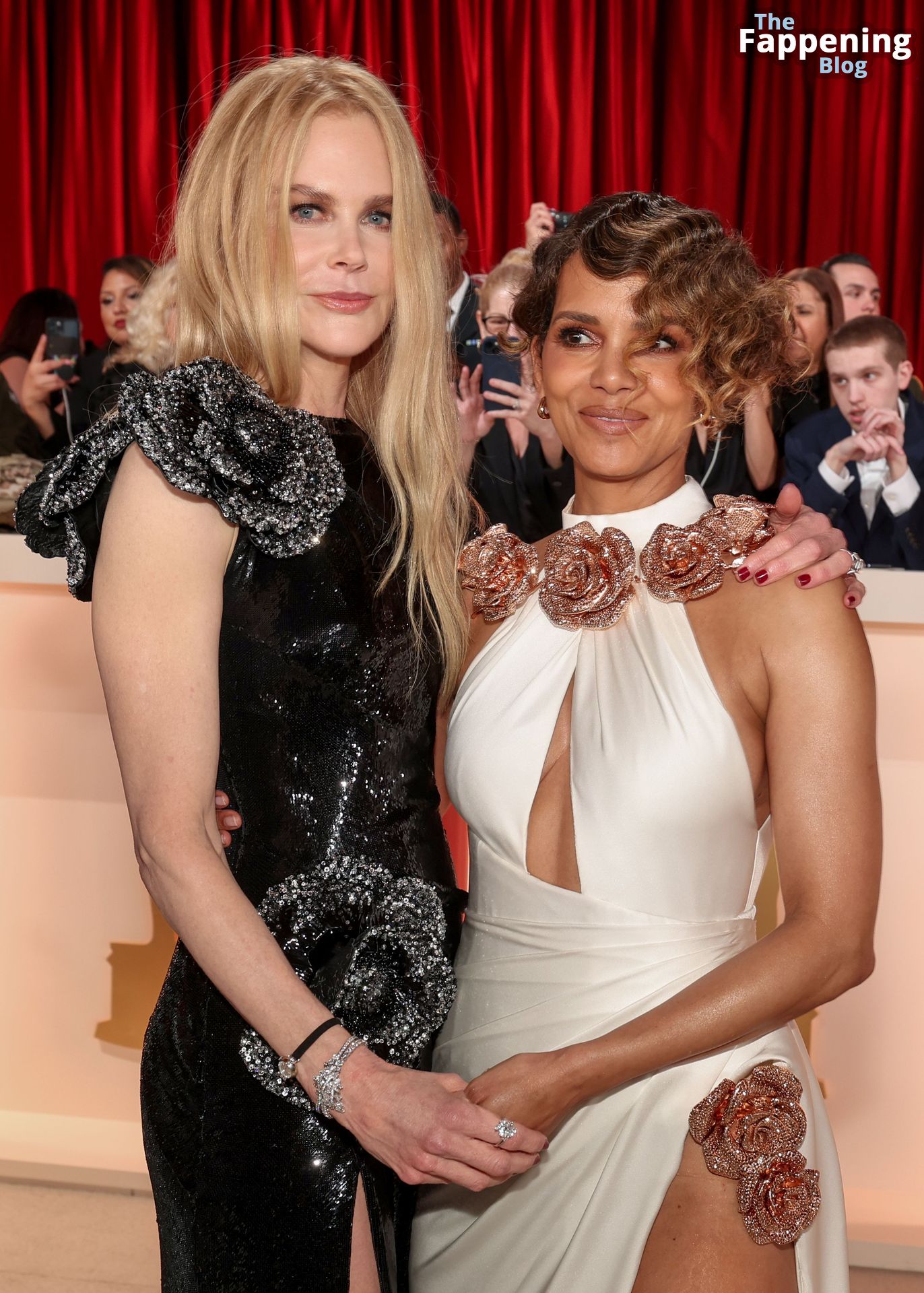 Leggy Halle Berry Looks Hot in a White Dress at the 95th Annual Academy Awards (39 Photos)