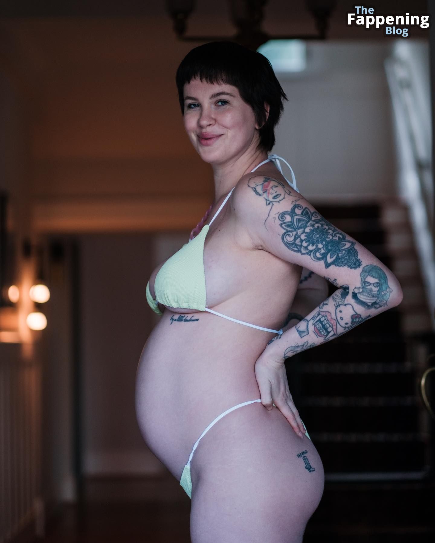 Ireland Baldwin Looks Hot in Bikinis During Her Pregnancy (7 Photos)