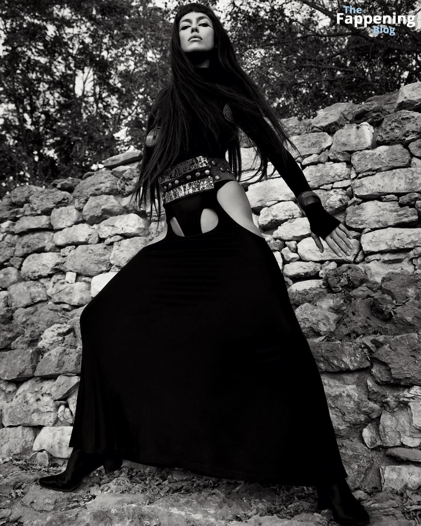 Irina Shayk Sexy – Vogue Mexico (9 Photos)