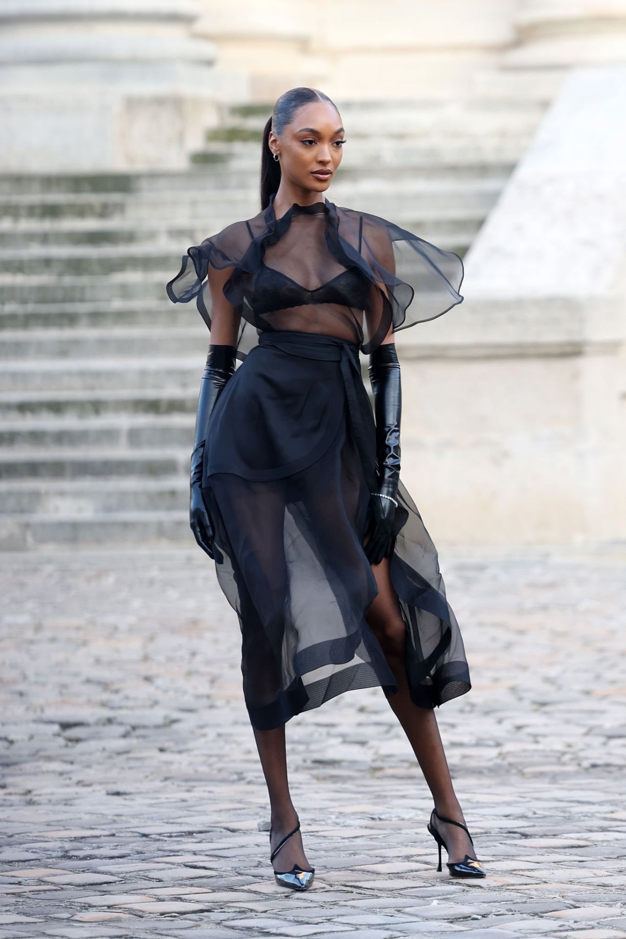 Jourdan Dunn Displays Her Nude Tits at the Victoria Beckham Fashion Show in Paris (45 Photos)