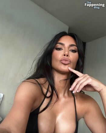 Kim Kardashian Hot (3 New Pictures)