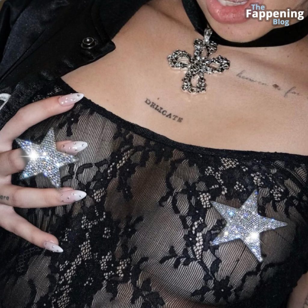 Nessa Barrett Flashes Her Nude Tits At Concerts 13 Photos Thefappening 