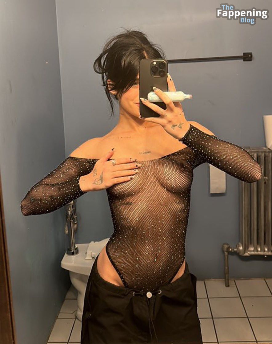 Nessa Barrett Flashes Her Nude Tits at Concerts (13 Photos)