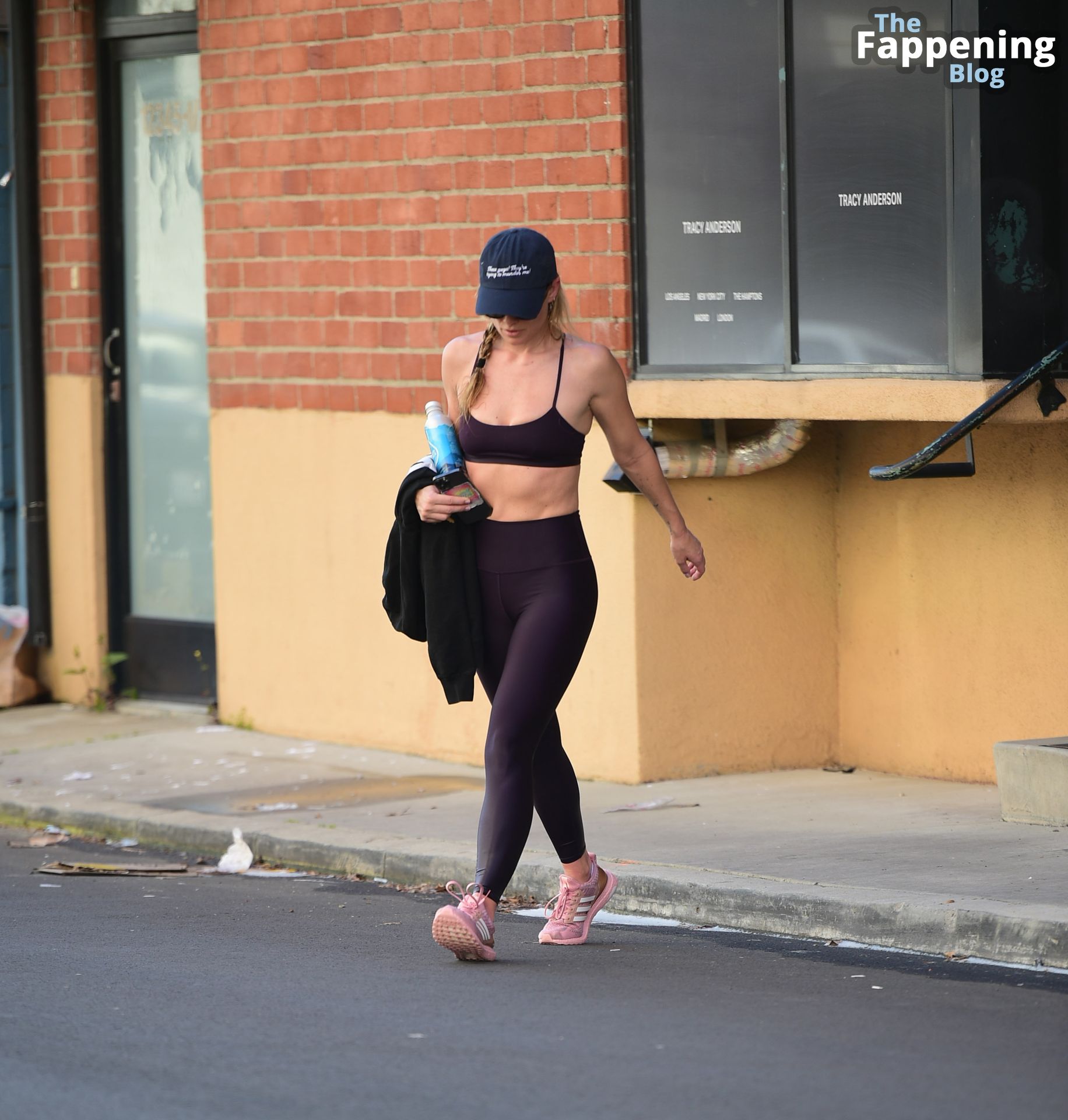 Olivia Wilde Shows Off Her Fit Physique as She’s Spotted Leaving a Gym in LA (73 Photos)