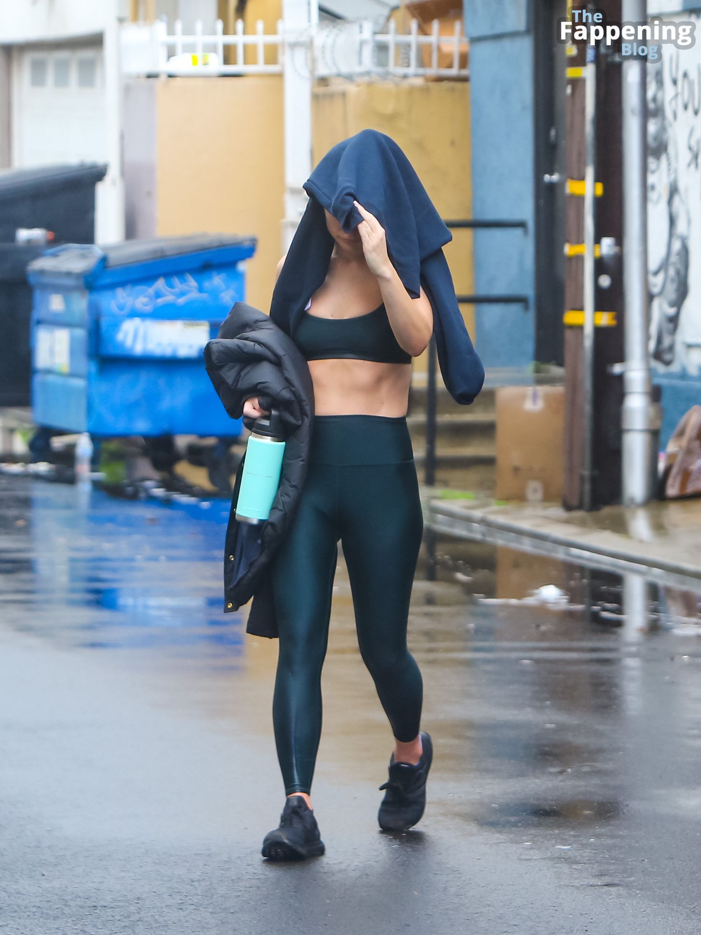 Olivia Wilde Shields Herself From the Rain as She Exits a Gym in LA (117 Photos)