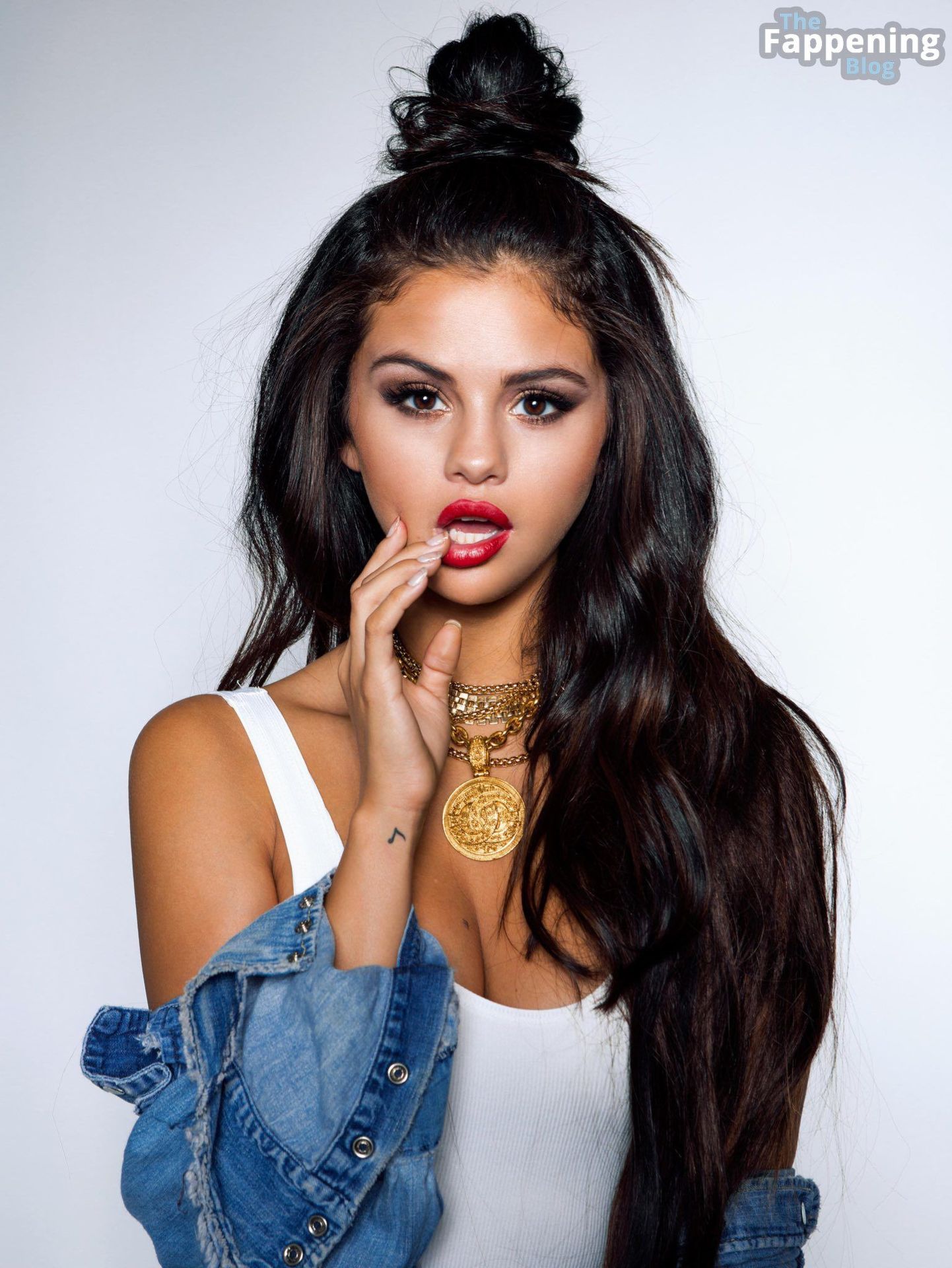 Selena Gomez Hot (12 Photos)