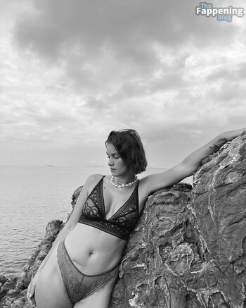 Selima Taibi (Mogli) Nude &amp; Sexy Collection (21 Photos + Video)
