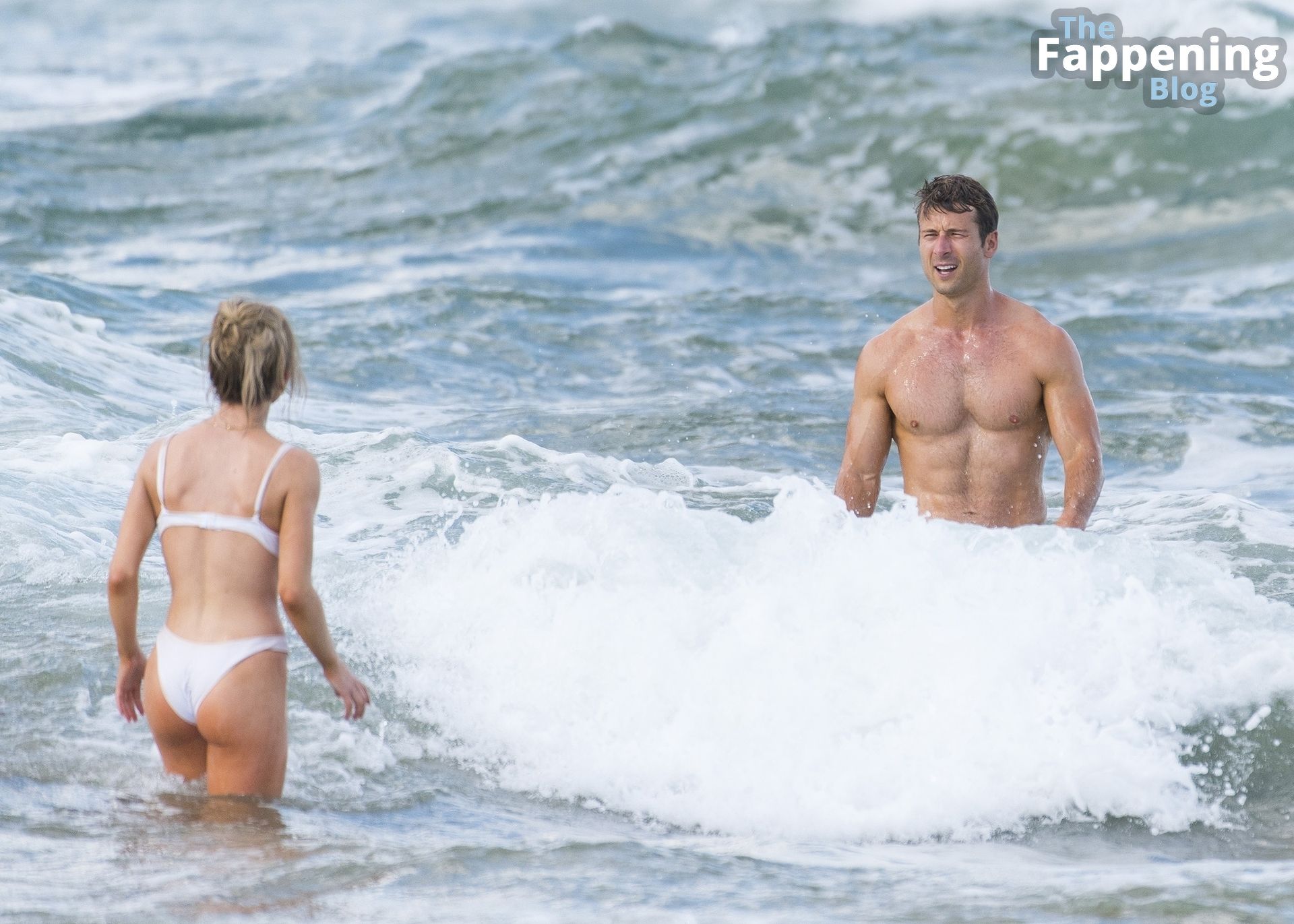 Sydney Sweeney &amp; Glen Powell Show of Their Beach Bodies While Filming in Australia (92 Photos)