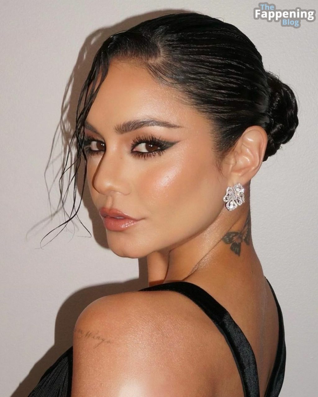 Vanessa Hudgens Flashes Her Nude Tits At The Vanity Fair Oscar Party 22 Photos Thefappening 7079