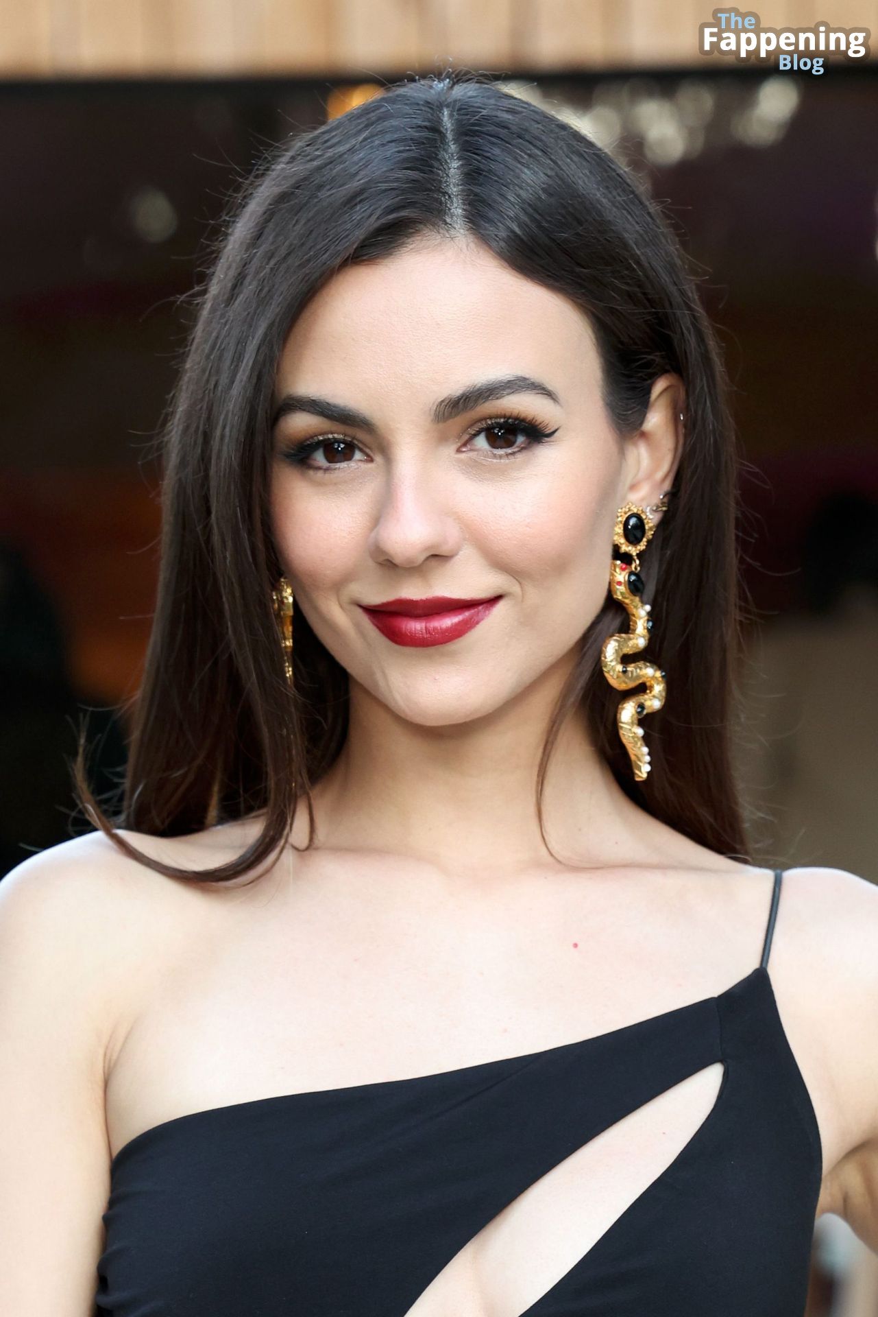 Victoria Justice Looks Stunning in a Sexy Dress at Rachel Zoe’s Curateur Event in Malibu (21 Photos)