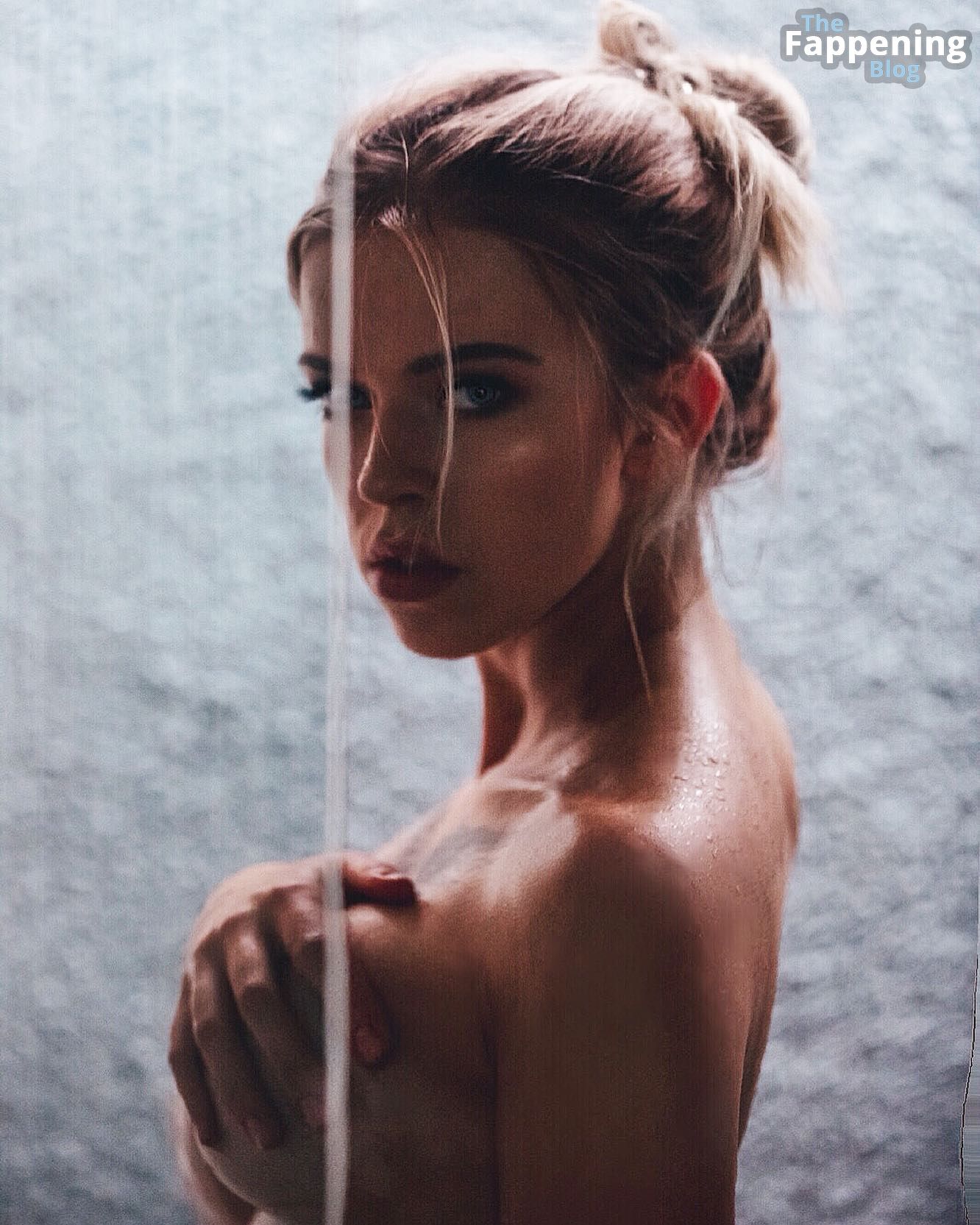 Angela Paskevic Nude &amp; Sexy Collection (11 Photos)
