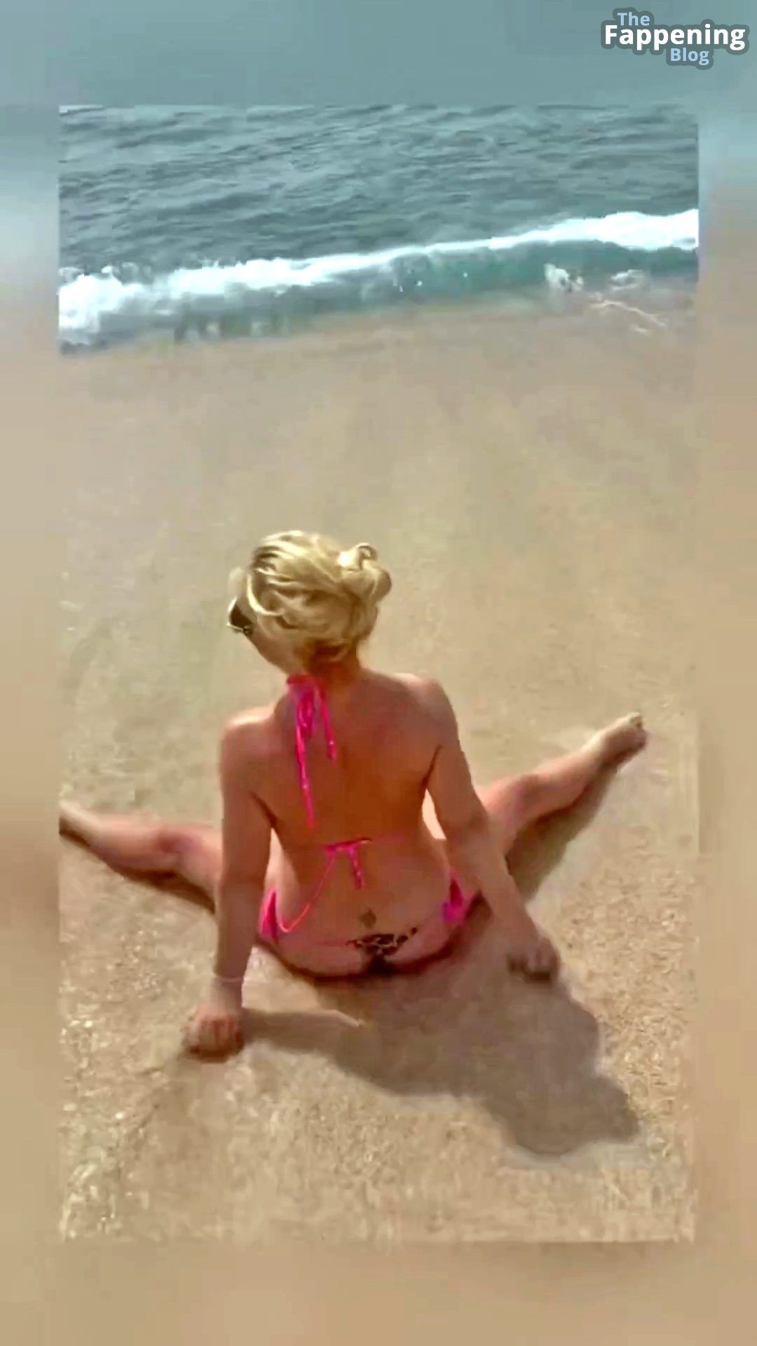 britney-spears-sexy-thong-bikini-beach-video-4-thefappeningblog.com_.jpg