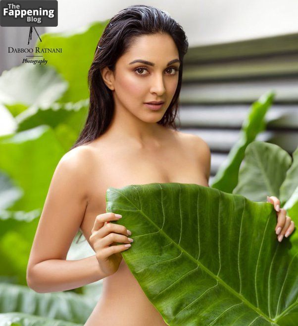 Kiara Advani Topless &amp; Sexy Collection (13 Photos)