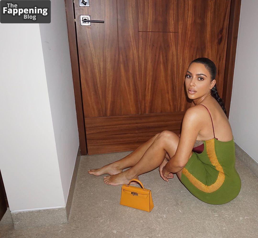 Kim Kardashian Nude &amp; Sexy Collection – Part 10 (150 Photos)