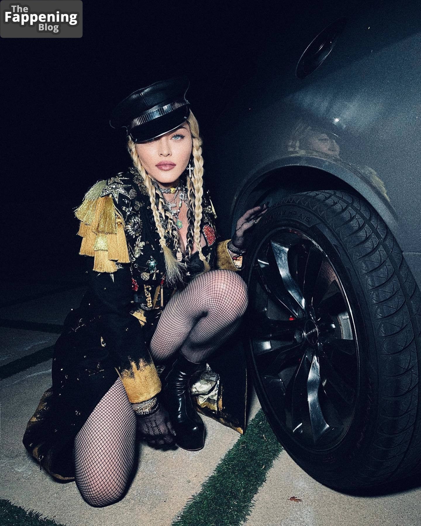 Madonna Nude &amp; Sexy (22 Photos)