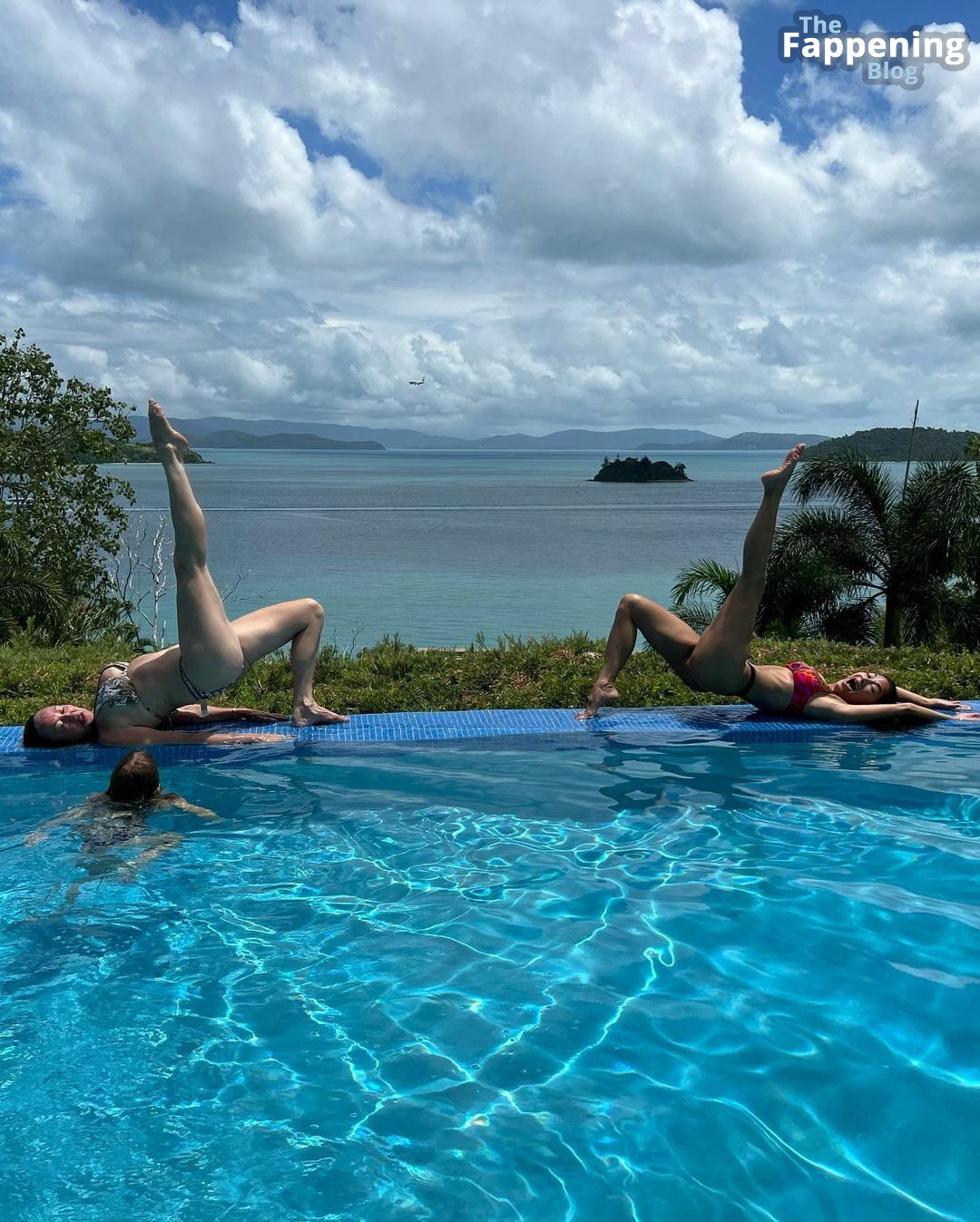 Nicole Scherzinger Displays Her Perfect Bikini Body in Australia (9 Photos)