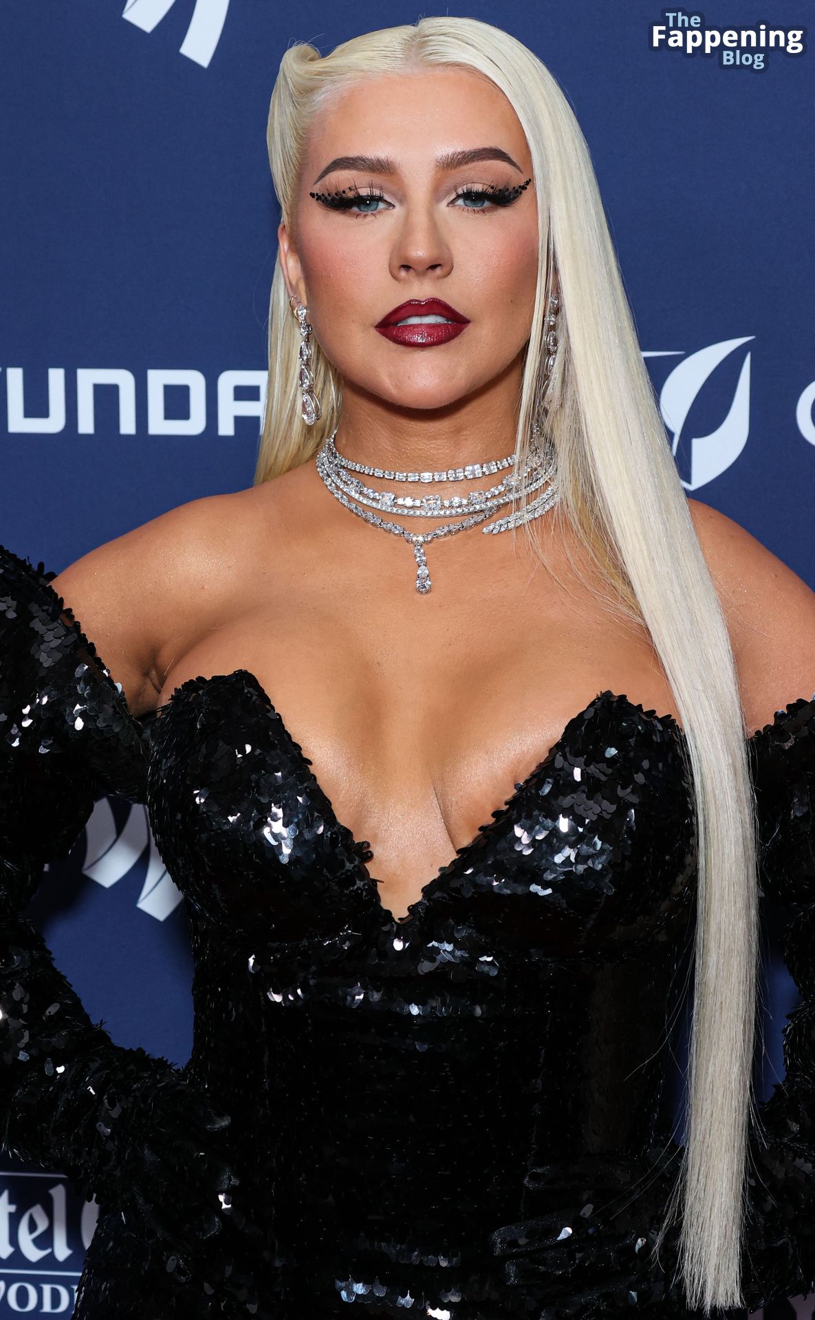 Christina Aguilera Displays Her Sexy Boobs at the 34th Annual GLAAD Media Awards in LA (117 Photos)