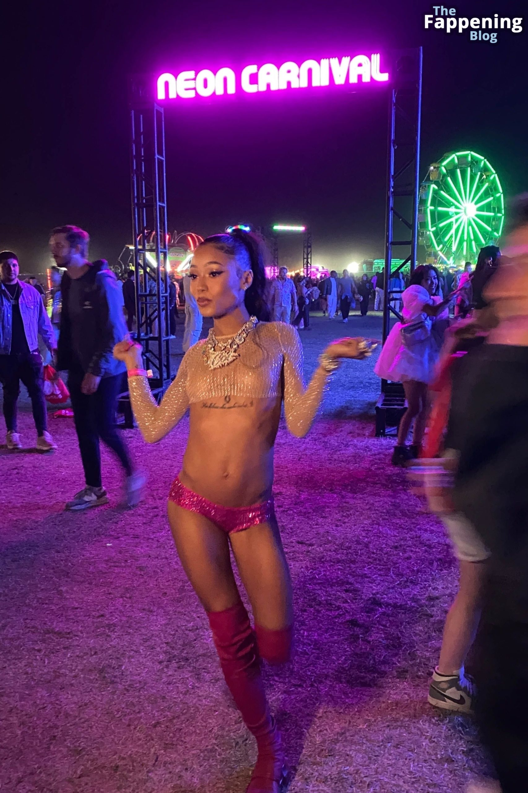Coi Leray Displays Her Sexy Butt &amp; Tits While Enjoying the Neon Carnival Party (8 Photos + Video)