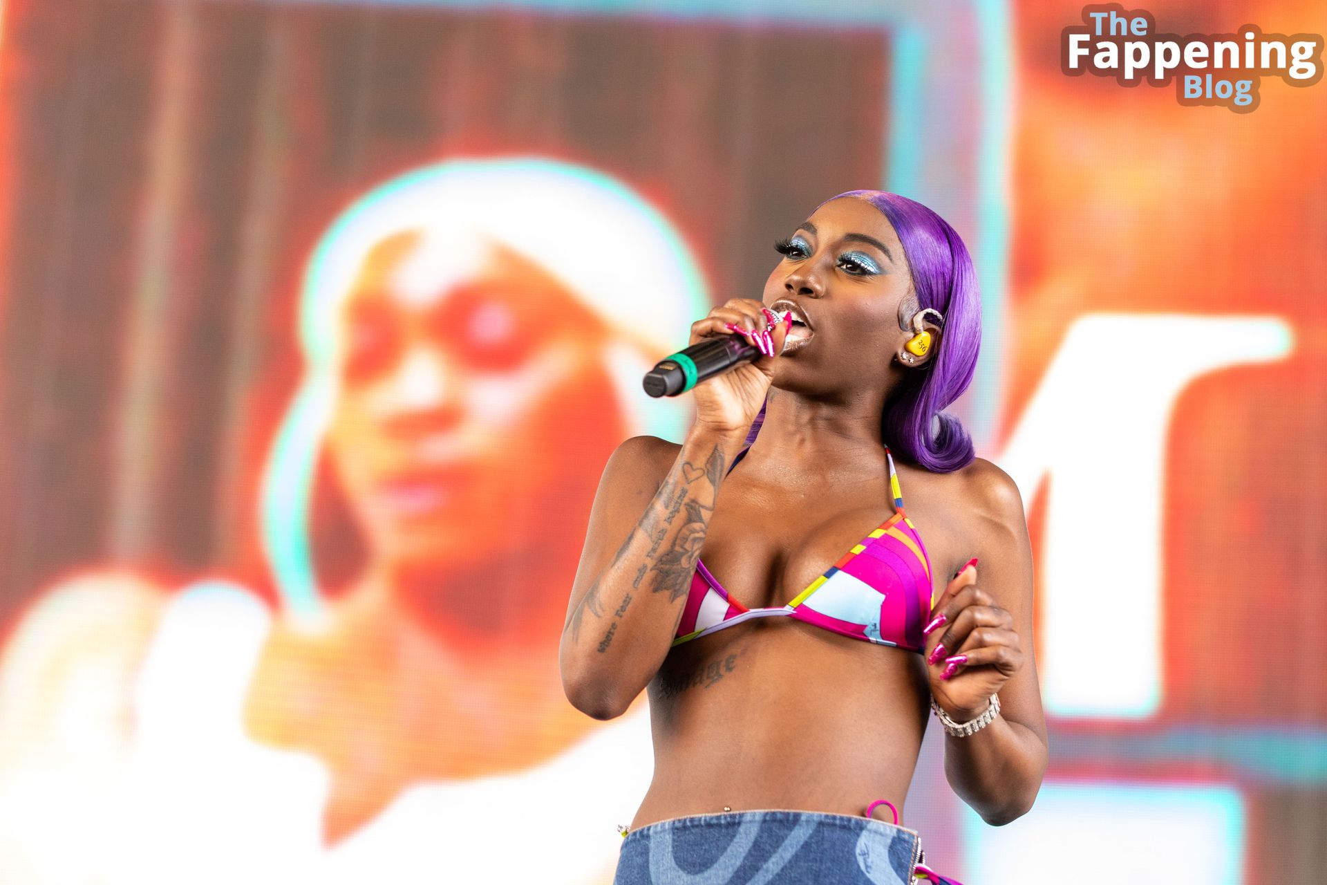 Flo Milli Shows Off Her Sexy Tits on Stage During Coachella Valley Music and Arts Festival (24 Photos)