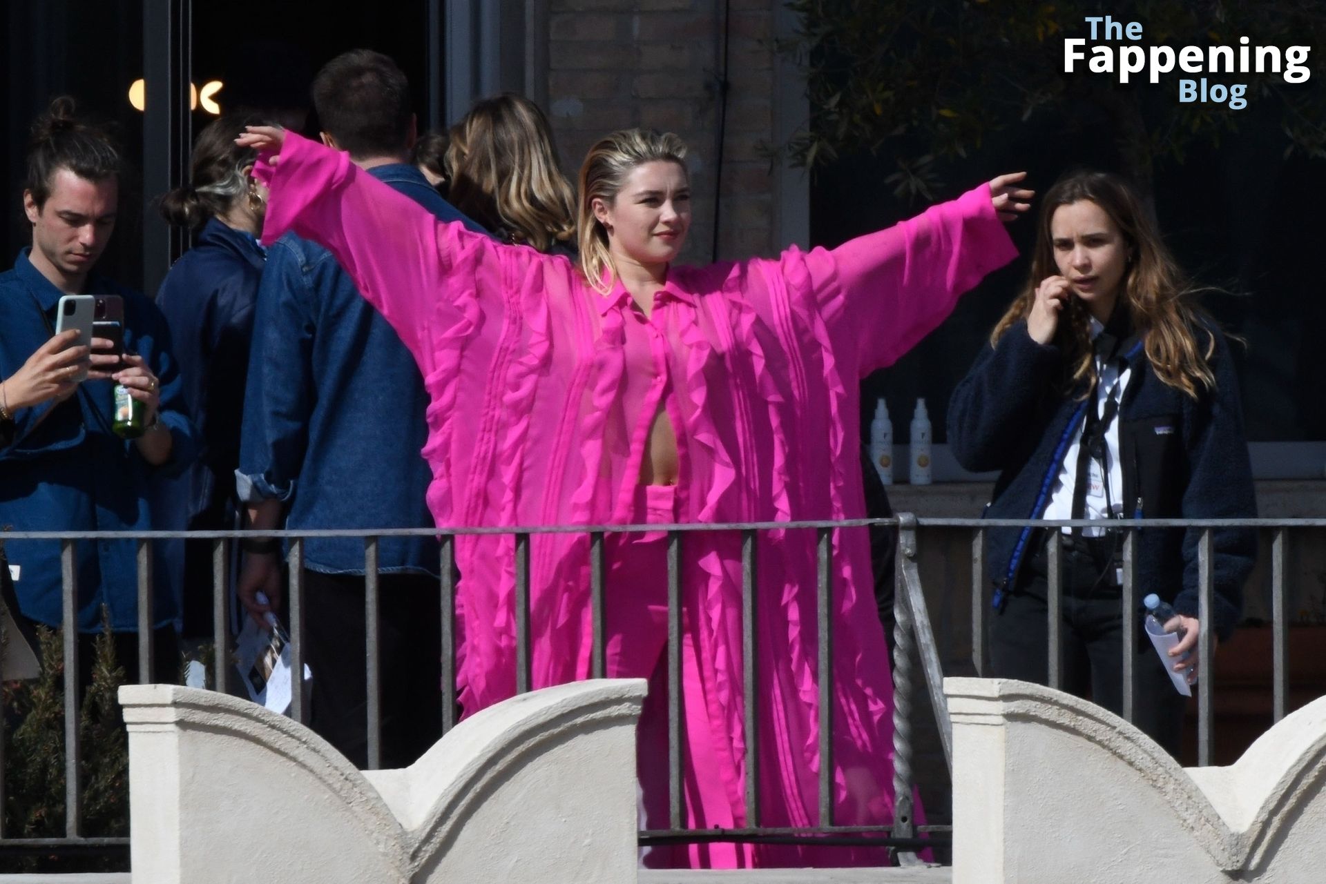 Florence Pugh Flashes Her Nude Tits During a Shoot for Valentino’s New Campaign in Rome (83 Photos)