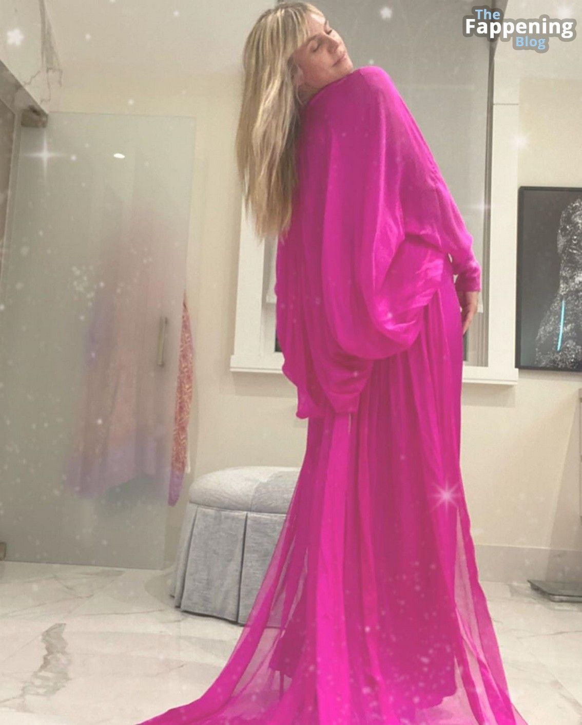 Heidi-Klum-Long-Legs-In-Her-Favorite-Dresses-TheFappeningBlog-11.jpg