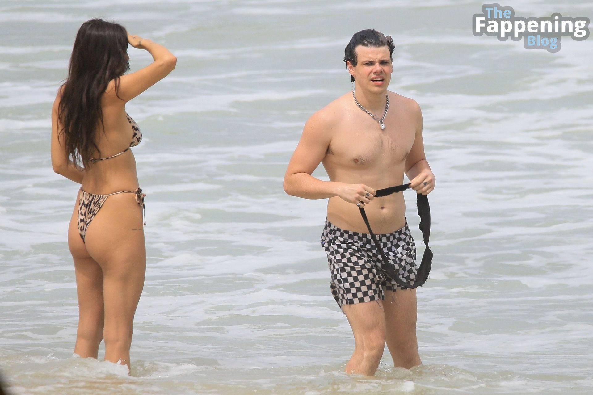 Jesse Jo Stark &amp; Yungblud Go For a Dip in Rio (37 Photos)
