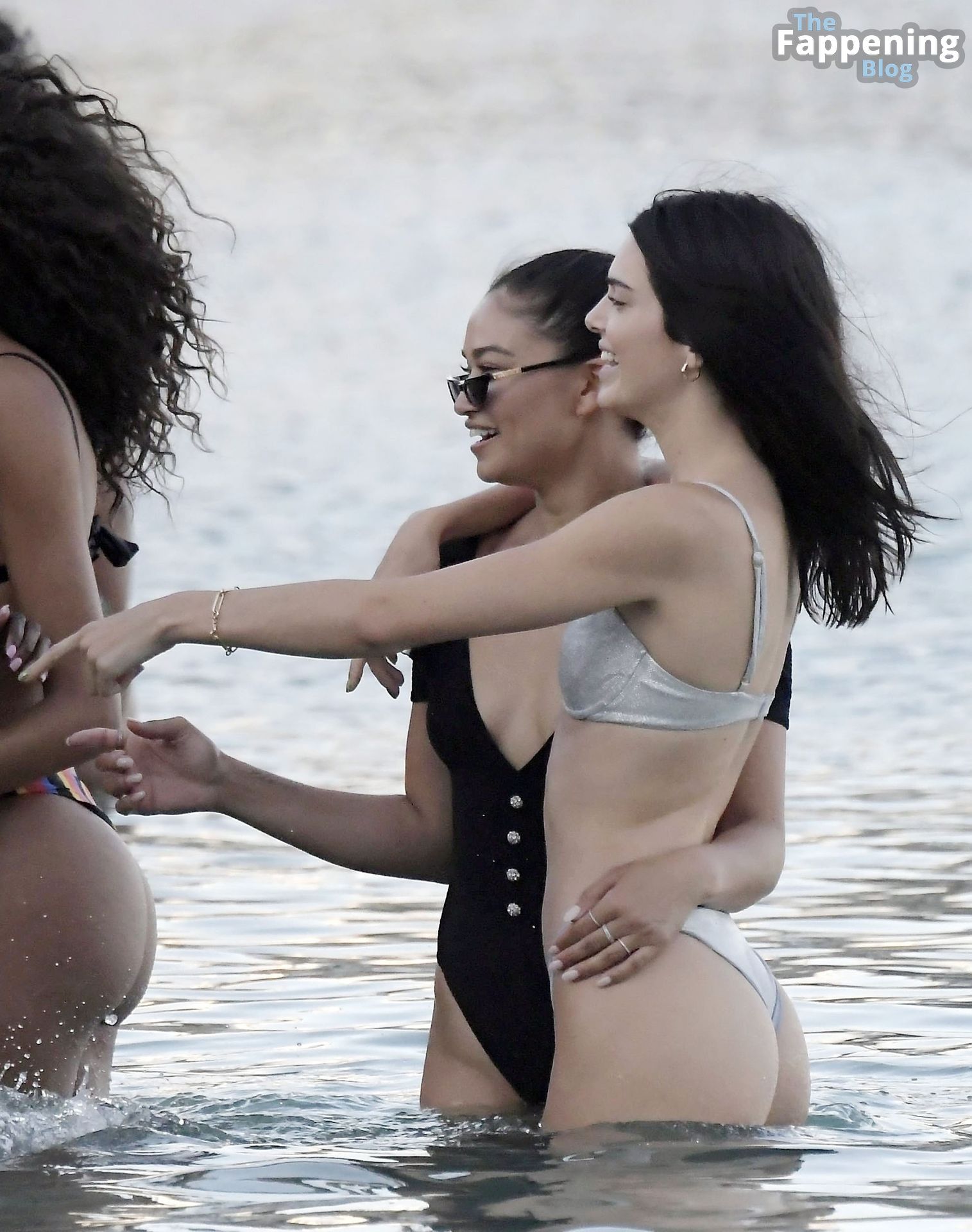 Kendall-Jenner-Shanina-Shaik-Cindy-Bruno-Riley-Montana-Sexy-33.jpg