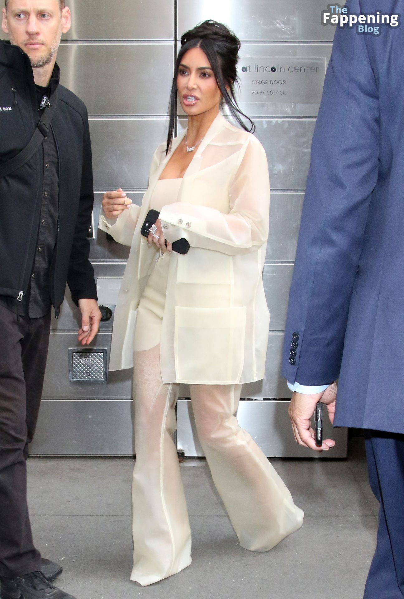 Kim Kardashian Shows Off Her Sexy Boobs in New York (185 Photos)