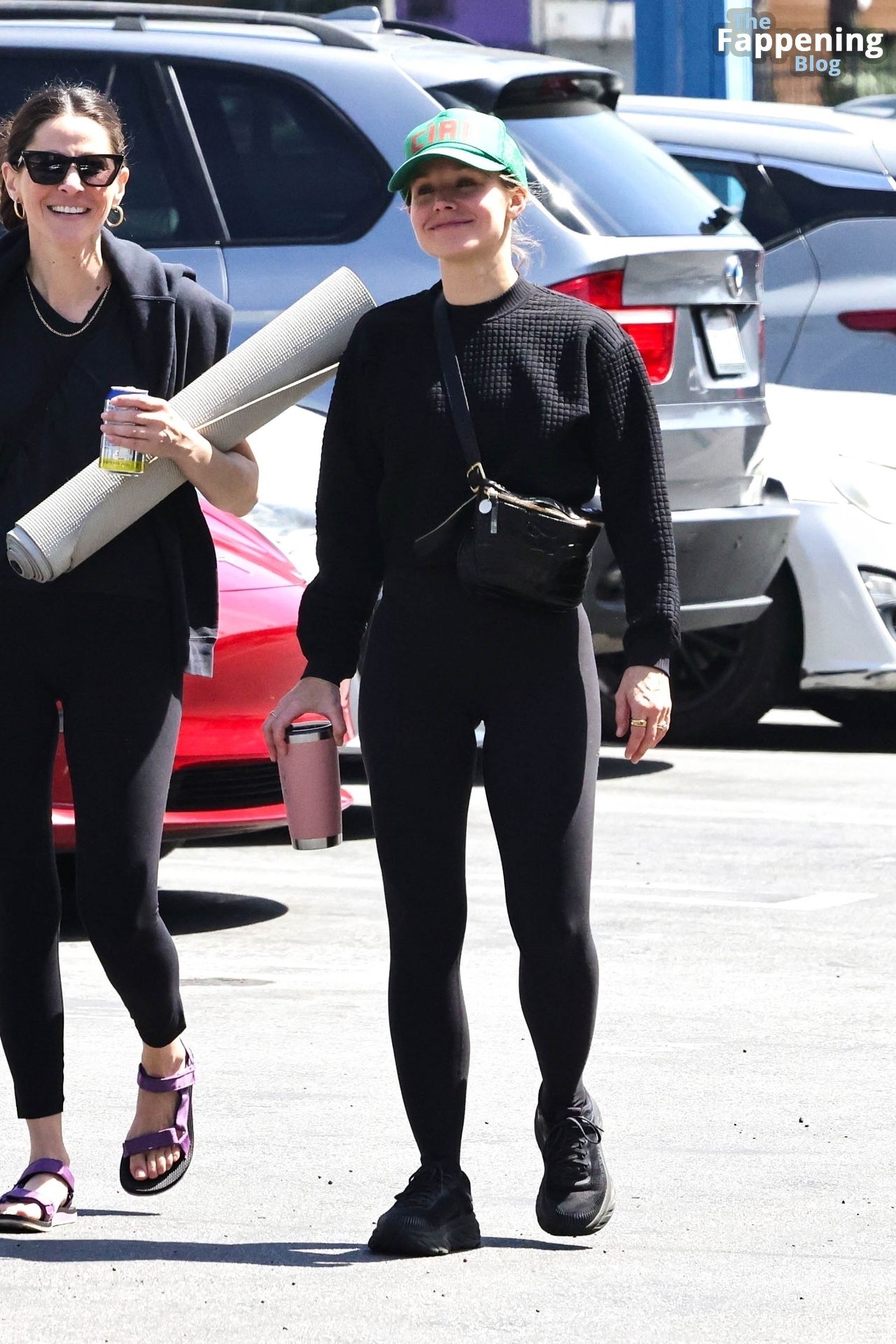 Kristen Bell Kicks Off Her Friday with a Yoga Class in LA (25 Photos)