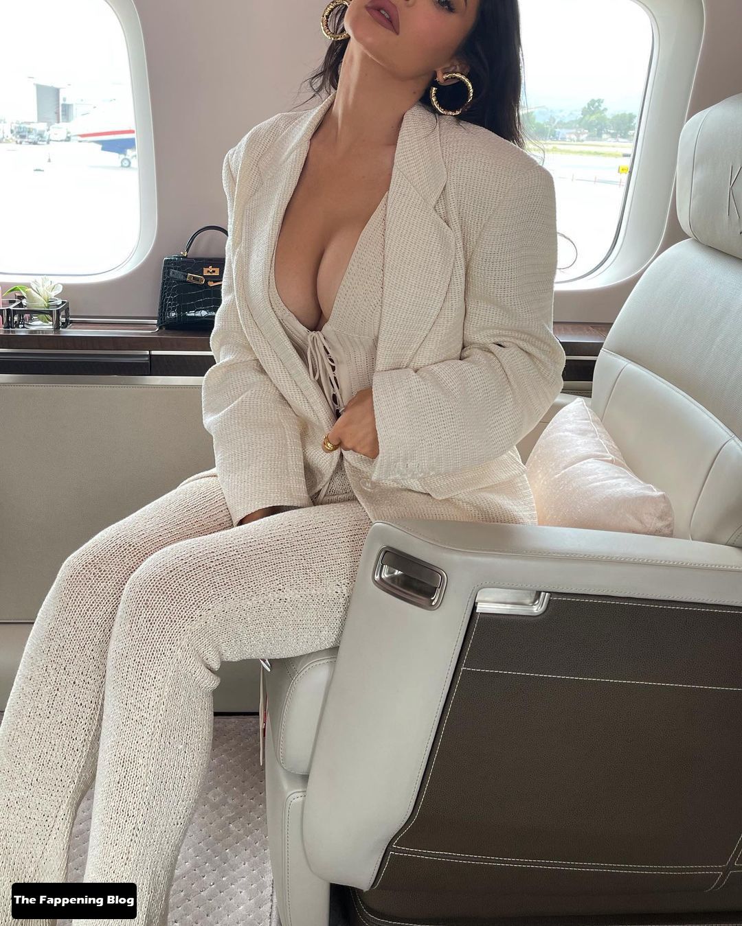 Kylie-Jenner-Sexy-Cleavage-thefappeningblog.com_.jpg