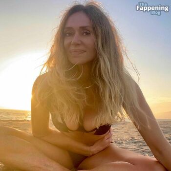 Vanessa Angel (Actress) / realvanessaangel Nude Leaks Photo 3